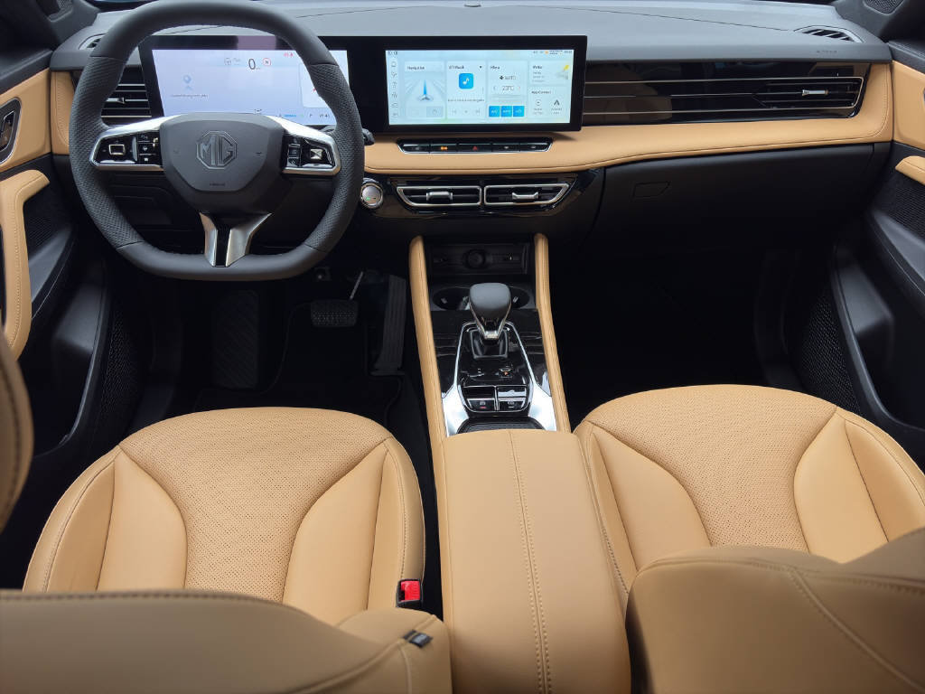 MG HS 1.5 PHEV Luxury, Plug-in-Hybrid Petrol/Electric, Ex-demonstrator, Automatic - 7
