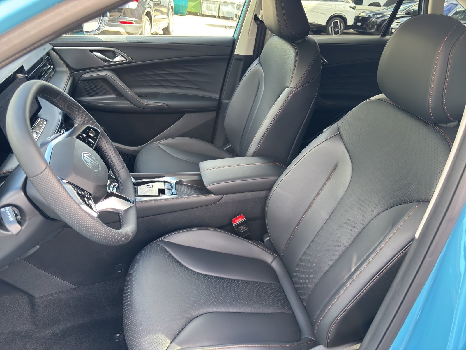 MG HS 1.5 Hybrid Luxury, Essence, Voiture de démonstration, Automatique - 4
