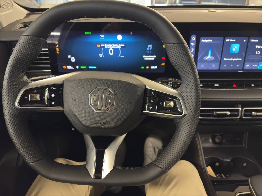 MG HS 1.5 Hybrid Luxury, Voll-Hybrid Benzin/Elektro, Vorführwagen, Automatik - 6