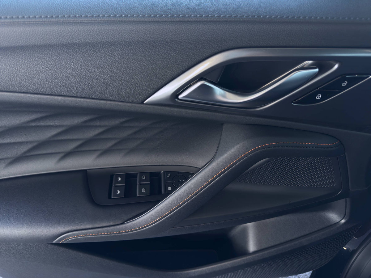MG HS 1.5 Hybrid Luxury, Hybride Integrale Benzina/Elettrica, Auto nuove, Automatico - 7