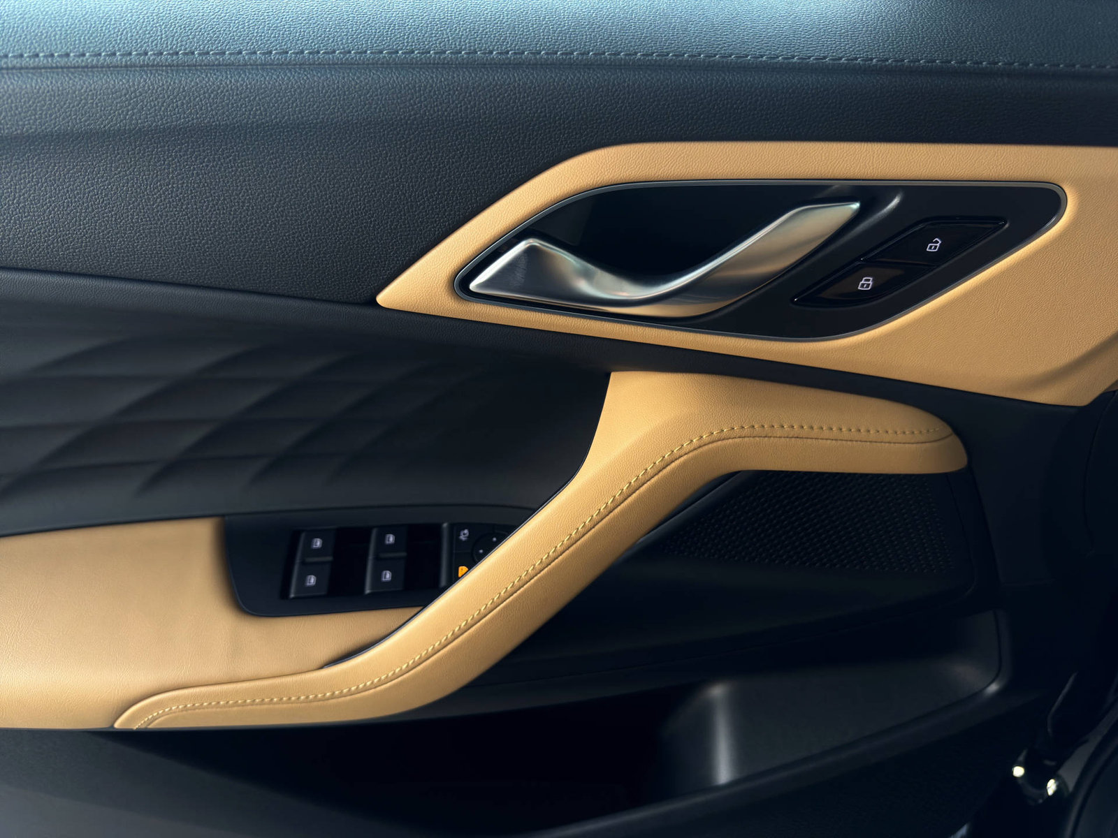 MG HS 1.5 PHEV Luxury, Plug-in-Hybrid Benzina/Elettrica, Auto nuove, Automatico - 7