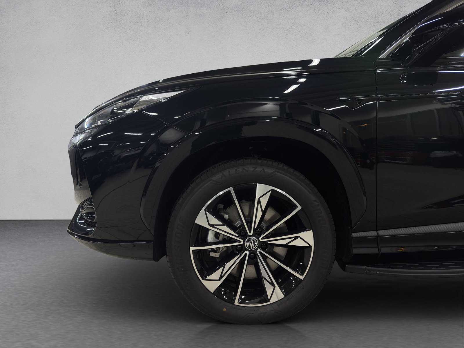 MG HS 1.5 PHEV Luxury, Plug-in-Hybrid Benzin/Elektro, Neuwagen, Automat - 3