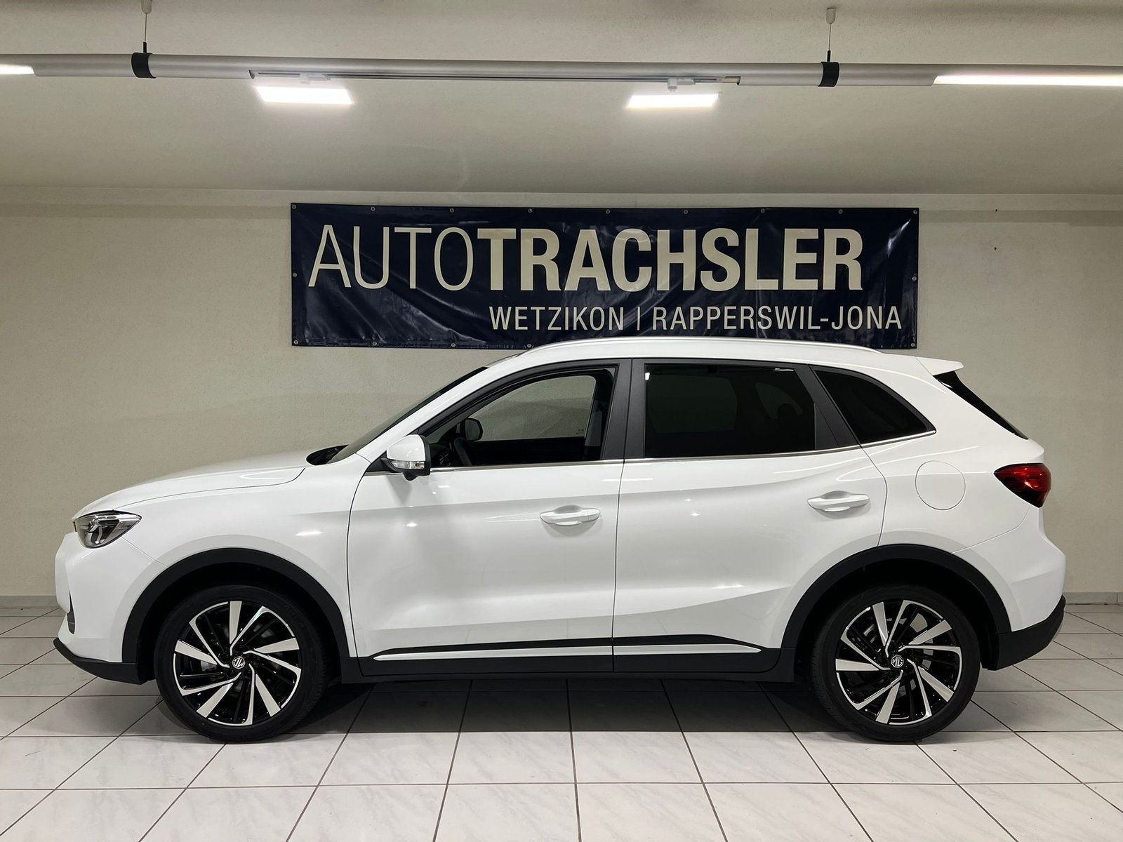 MG ZS 1.5 Hybrid+ Luxury, Hybride Intégral Essence/Électricité, Voiture nouvelle, Automatique - 3