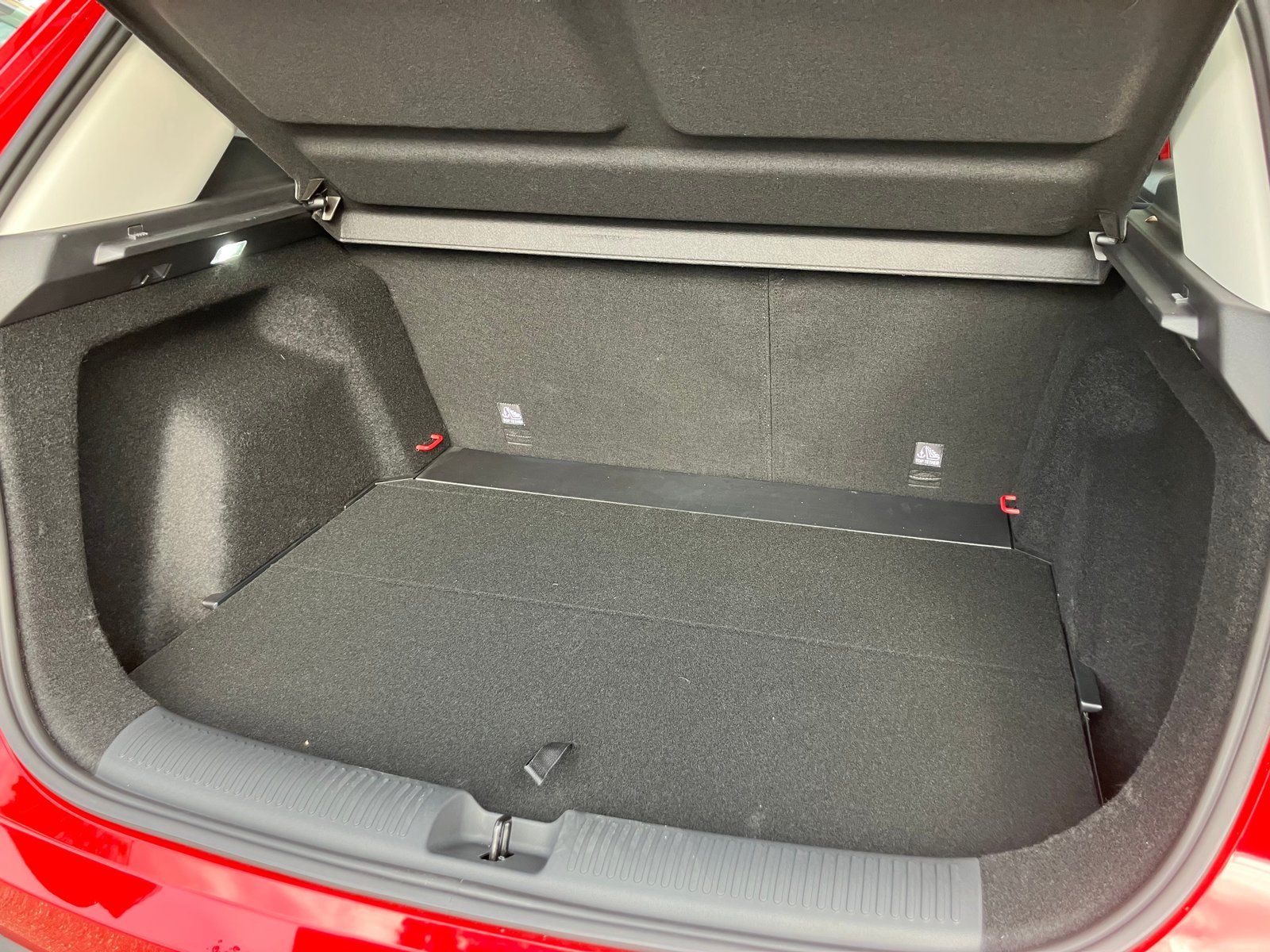 MG ZS 1.5 Hybrid+ Luxury, Hybride Intégral Essence/Électricité, Voiture nouvelle, Automatique - 6