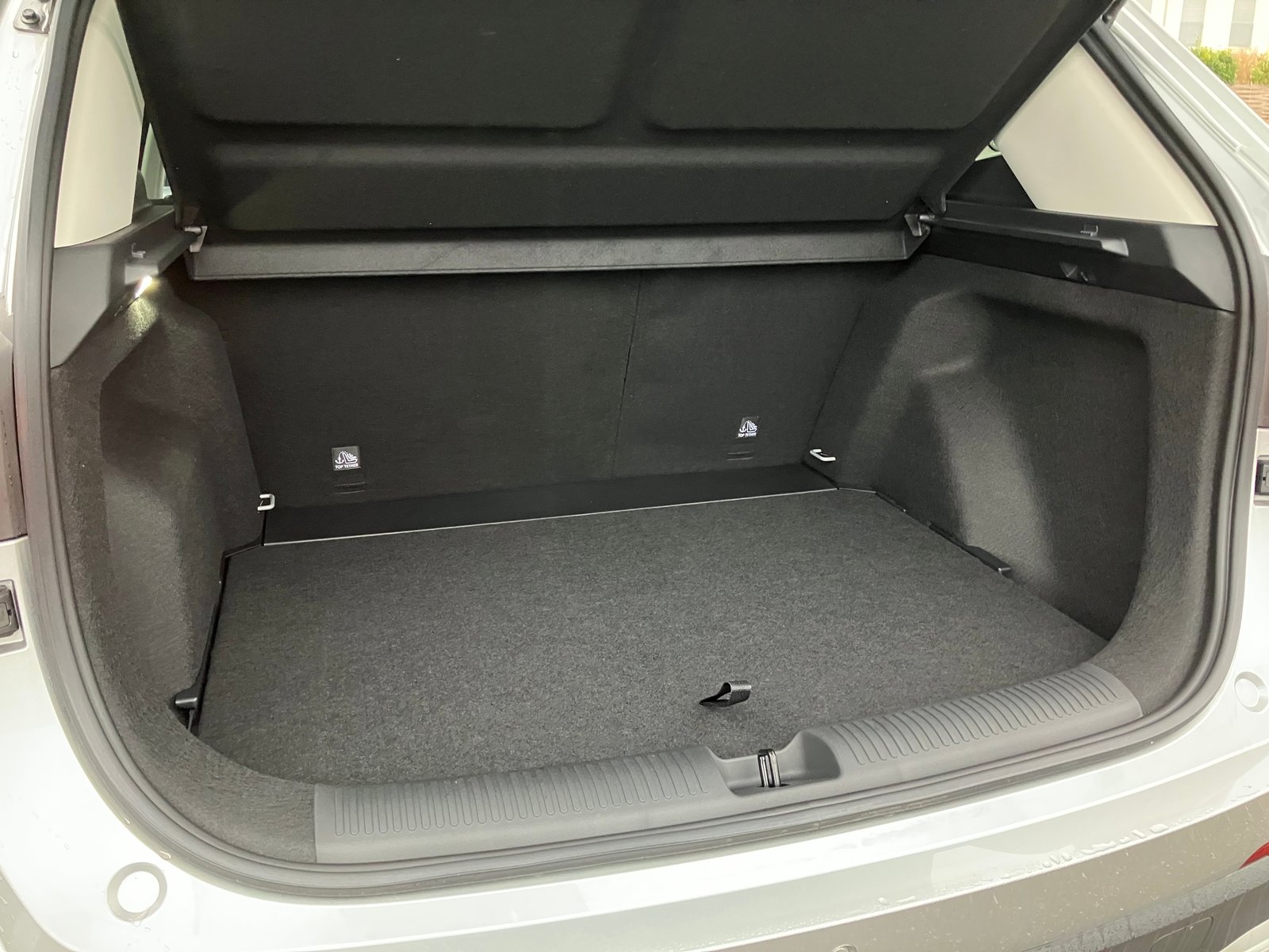 MG ZS 1.5 Hybrid+ Luxury, Voll-Hybrid Benzin/Elektro, Neuwagen, Automatik - 6