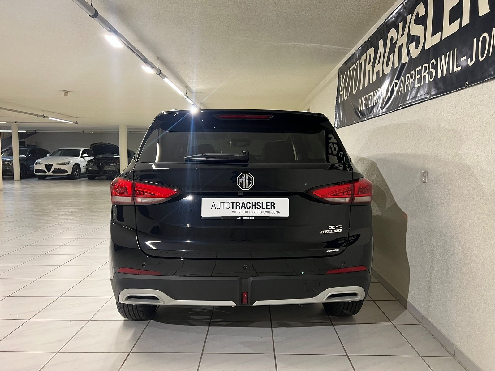 MG ZS 1.5 HEV Luxury, Full-Hybrid Petrol/Electric, New car, Automatic - 6