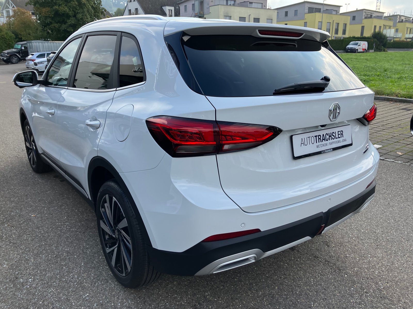 MG ZS 1.5 Hybrid+ Luxury, Full-Hybrid Petrol/Electric, New car, Automatic - 6