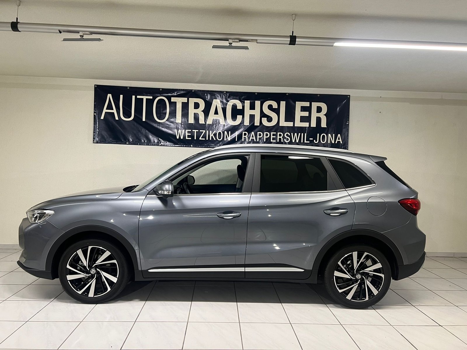 MG ZS 1.5 HEV Luxury, Full-Hybrid Petrol/Electric, New car, Automatic - 4
