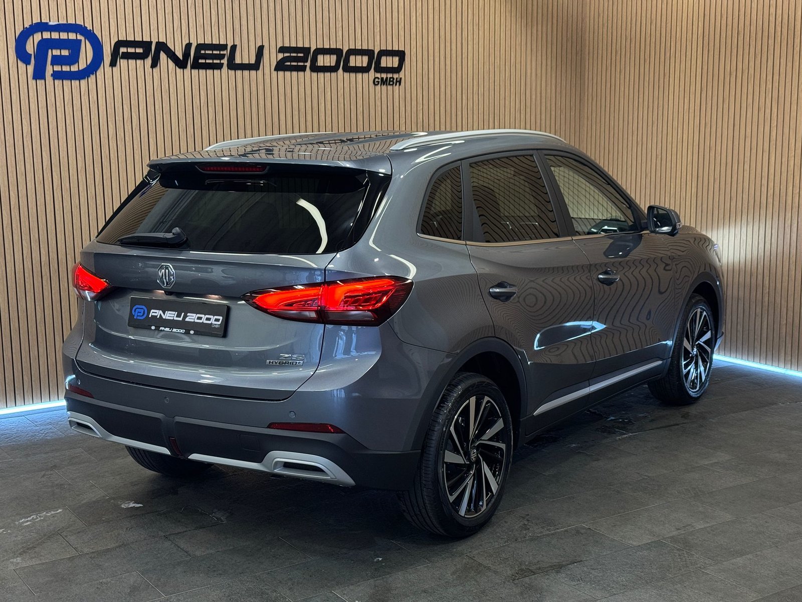 MG ZS 1.5 HEV Luxury, Hybride Integrale Benzina/Elettrica, Auto nuove, Automatico - 6