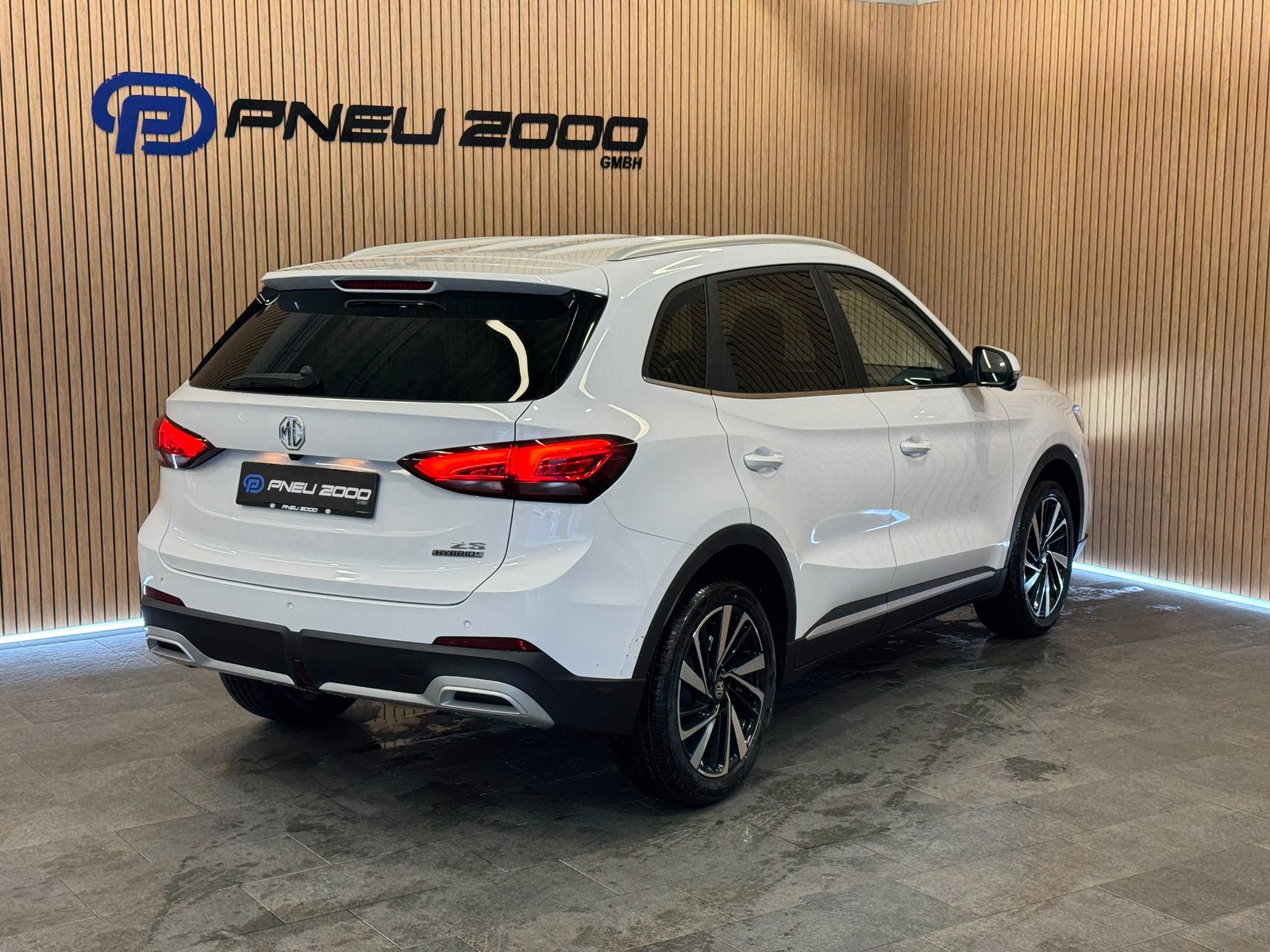 MG ZS 1.5 HEV Luxury, Hybride Integrale Benzina/Elettrica, Auto nuove, Automatico - 5