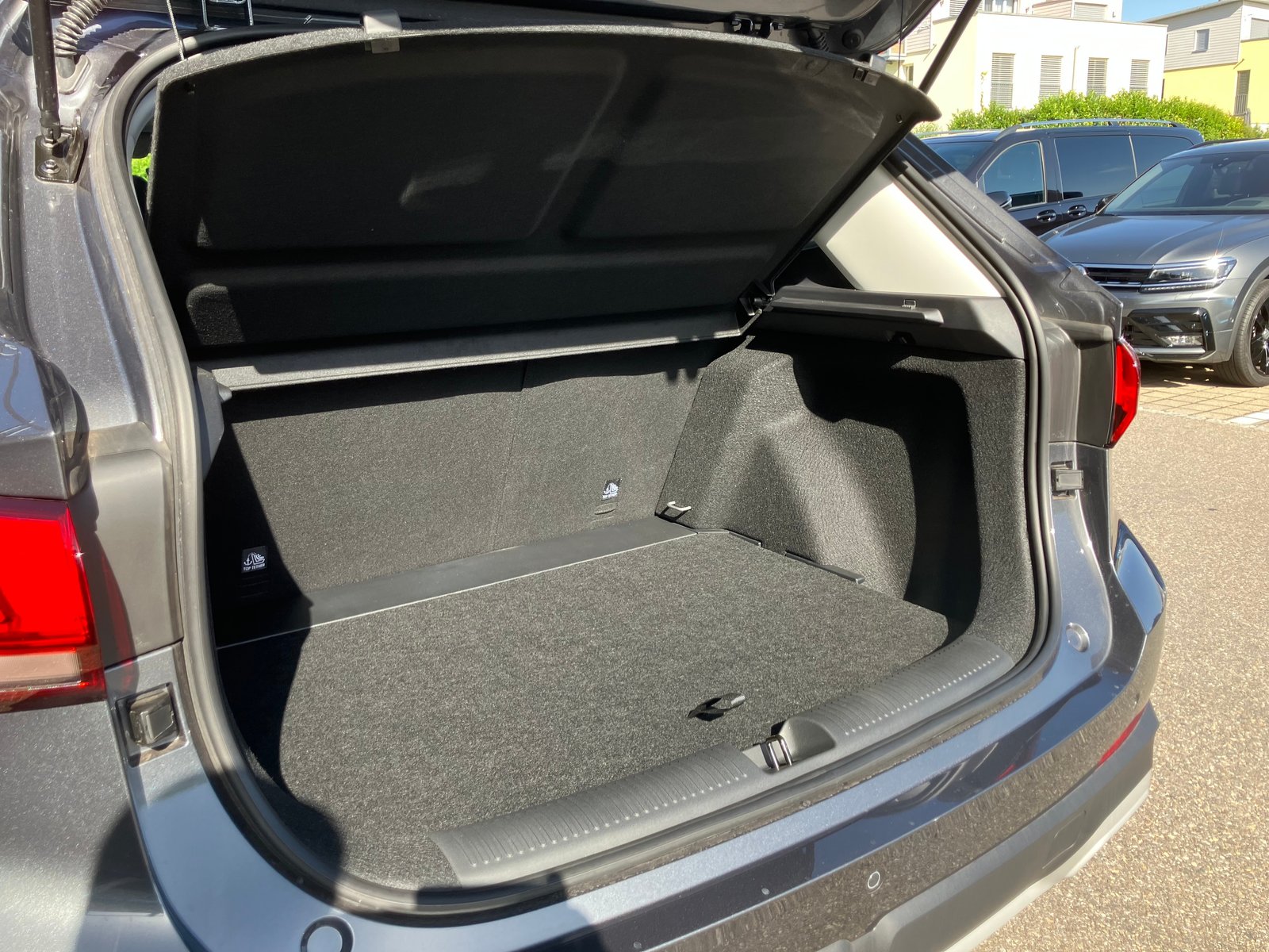 MG ZS 1.5 HEV Luxury, Full-Hybrid Petrol/Electric, New car, Automatic - 6