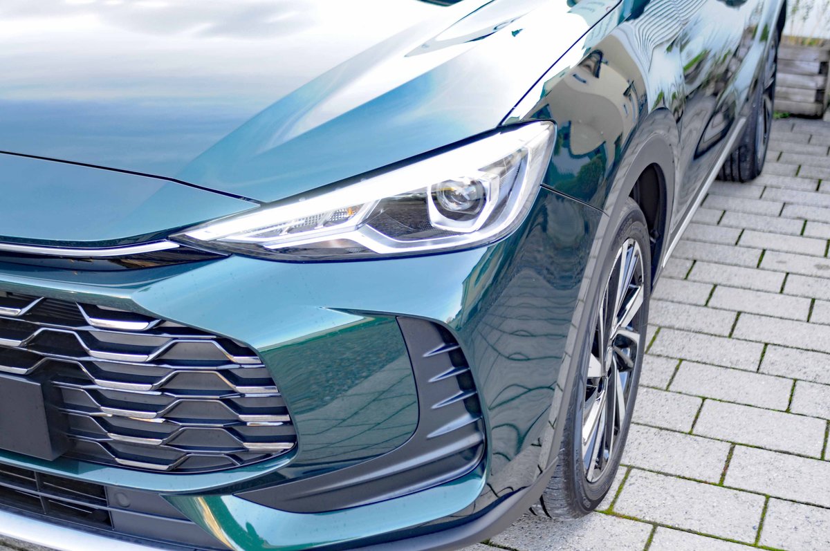 MG ZS 1.5 HEV Luxury, Voll-Hybrid Benzin/Elektro, Vorführwagen, Automat - 2