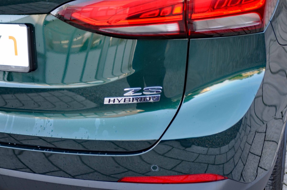 MG ZS 1.5 HEV Luxury, Voll-Hybrid Benzin/Elektro, Vorführwagen, Automat - 5