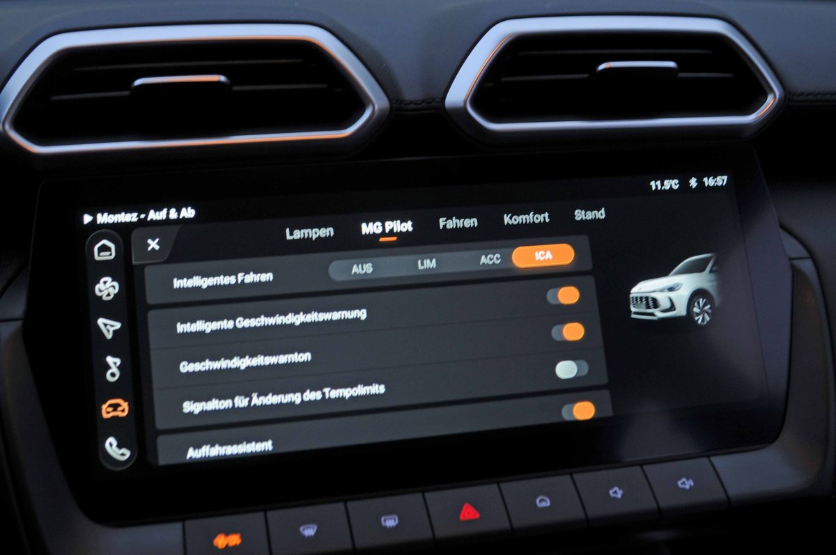 MG ZS 1.5 HEV Luxury, Voll-Hybrid Benzin/Elektro, Vorführwagen, Automat - 7