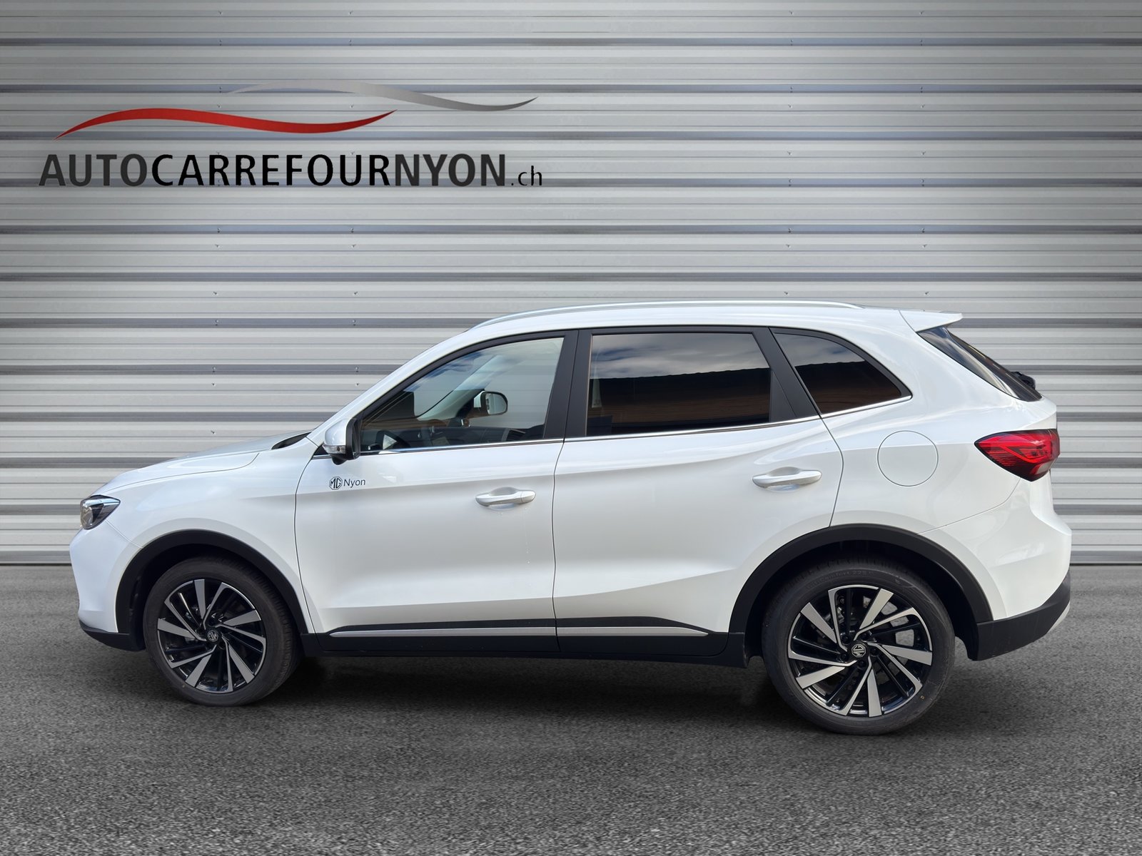 MG ZS 1.5 Hybrid+ Luxury, Hybride Integrale Benzina/Elettrica, Auto dimostrativa, Automatico - 3