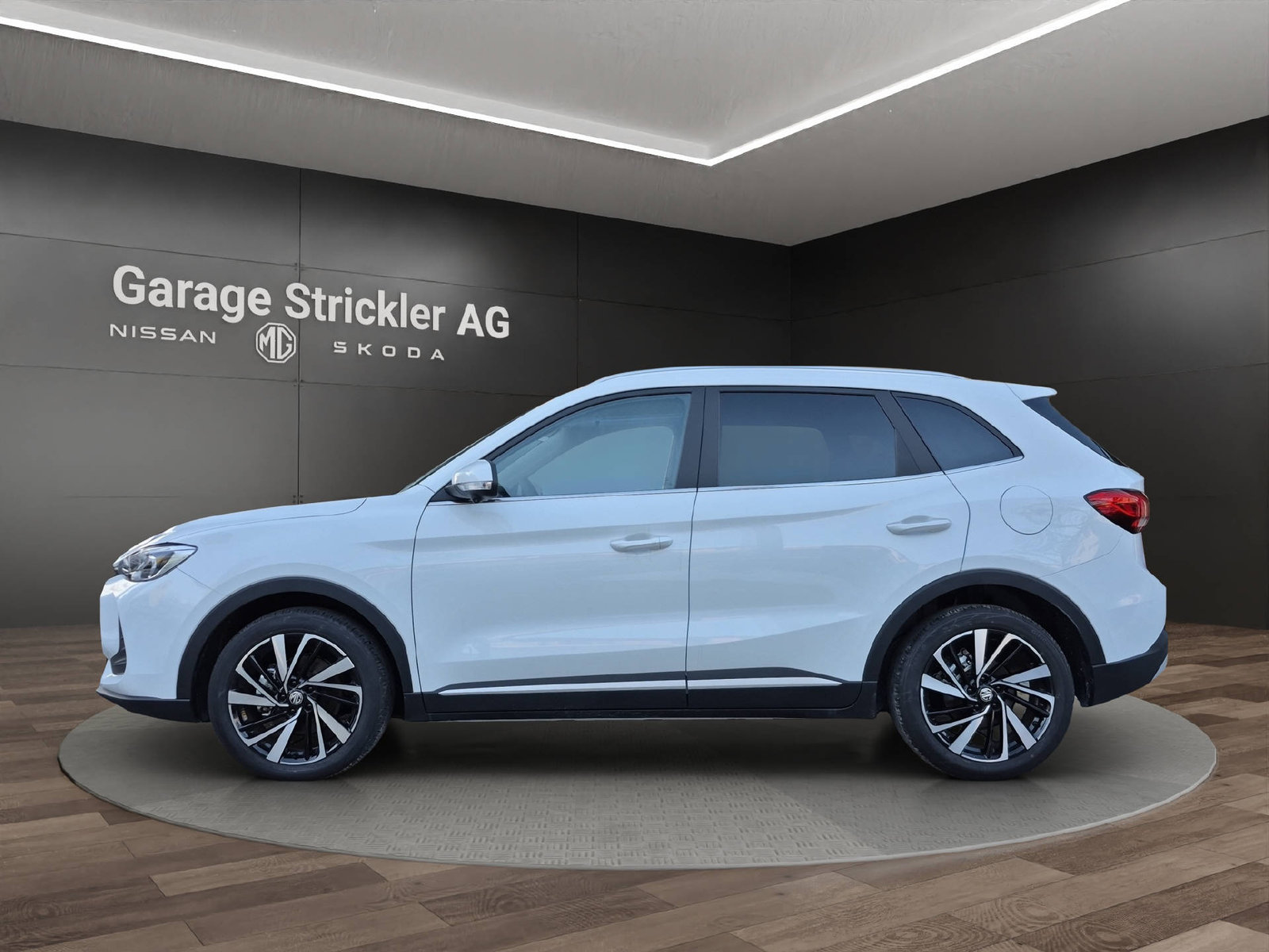 MG ZS 1.5 Hybrid+ Luxury, Hybride Intégral Essence/Électricité, Voiture nouvelle, Automatique - 2