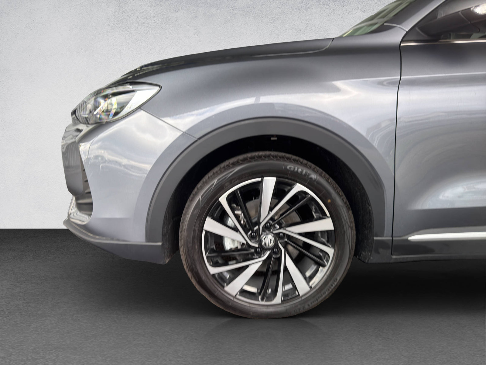 MG ZS 1.5 Hybrid+ Luxury, Hybride Integrale Benzina/Elettrica, Auto nuove, Automatico - 3