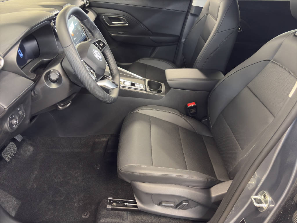 MG ZS 1.5 Hybrid+ Luxury, Full-Hybrid Petrol/Electric, New car, Automatic - 5