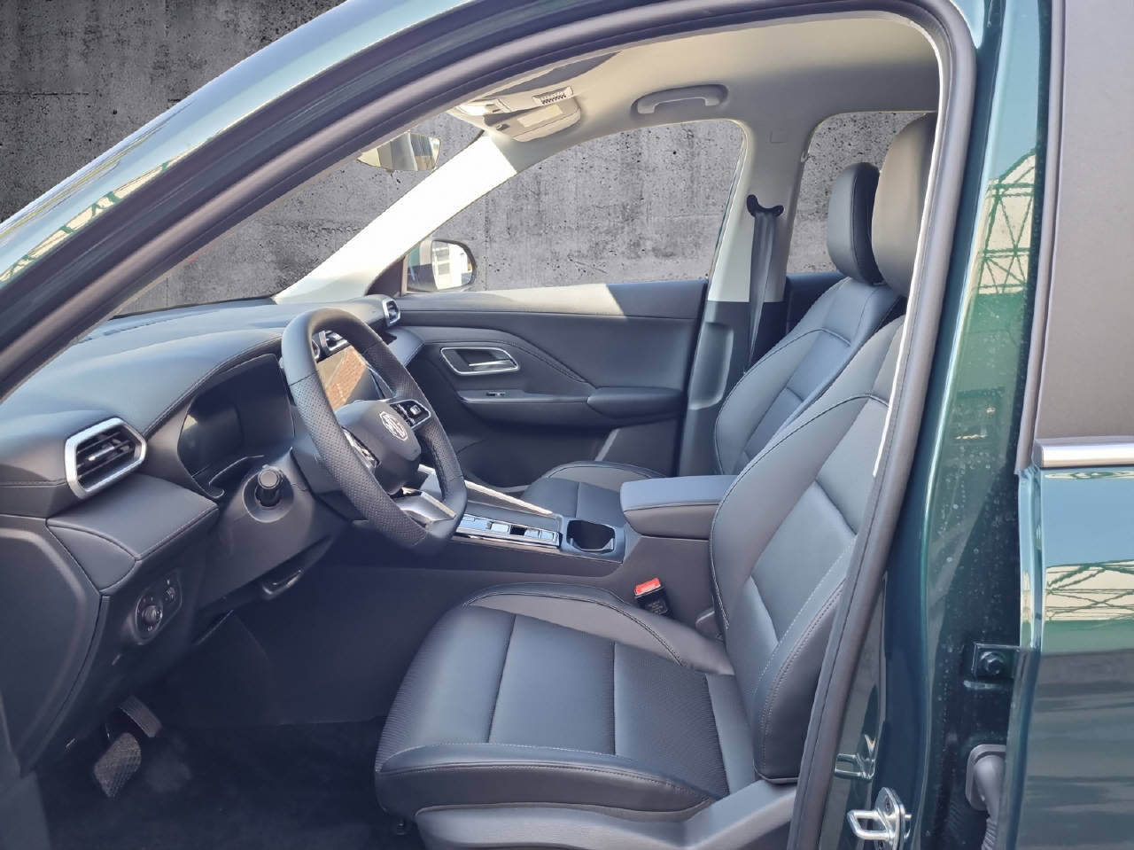 MG ZS 1.5 Hybrid+ Luxury, Voll-Hybrid Benzin/Elektro, Neuwagen, Automatik - 5