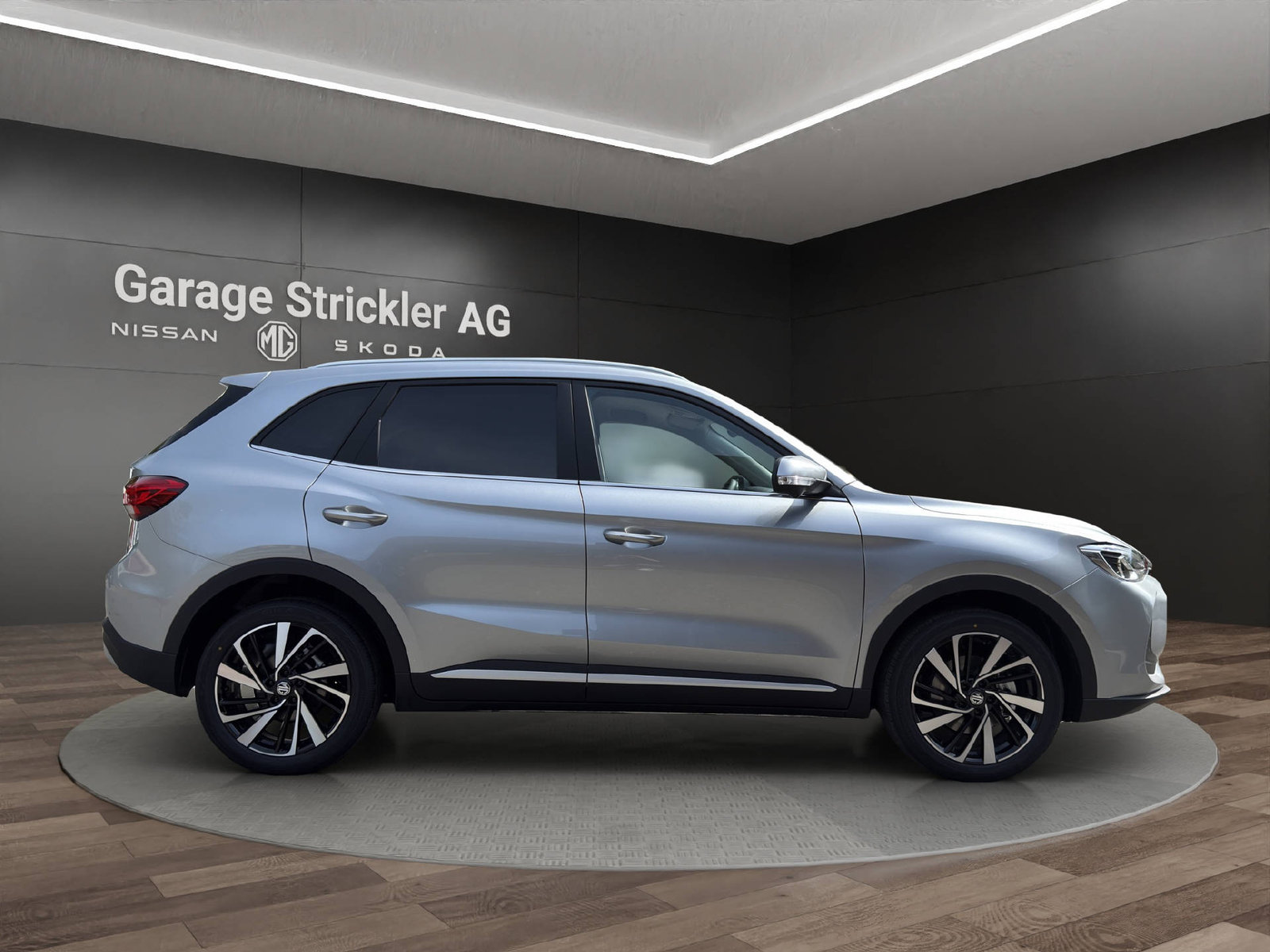 MG ZS 1.5 Hybrid+ Luxury, Hybride Intégral Essence/Électricité, Voiture nouvelle, Automatique - 6