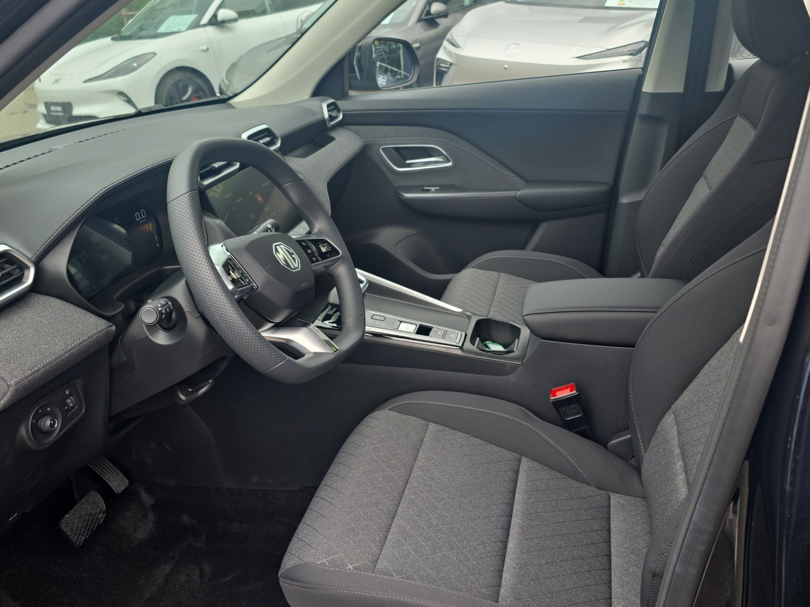 MG ZS 1.5 Hybrid+ Standard, Benzina, Auto nuove, Automatico - 4