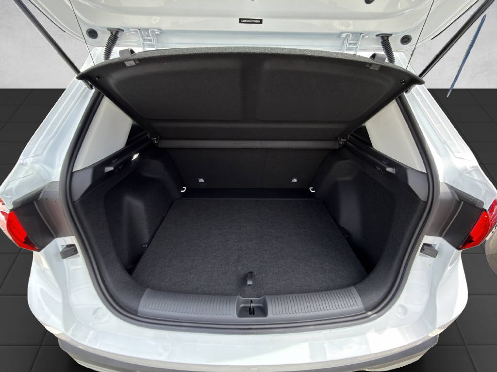 MG ZS 1.5 Hybrid+ Luxury, Full-Hybrid Petrol/Electric, New car, Automatic - 6