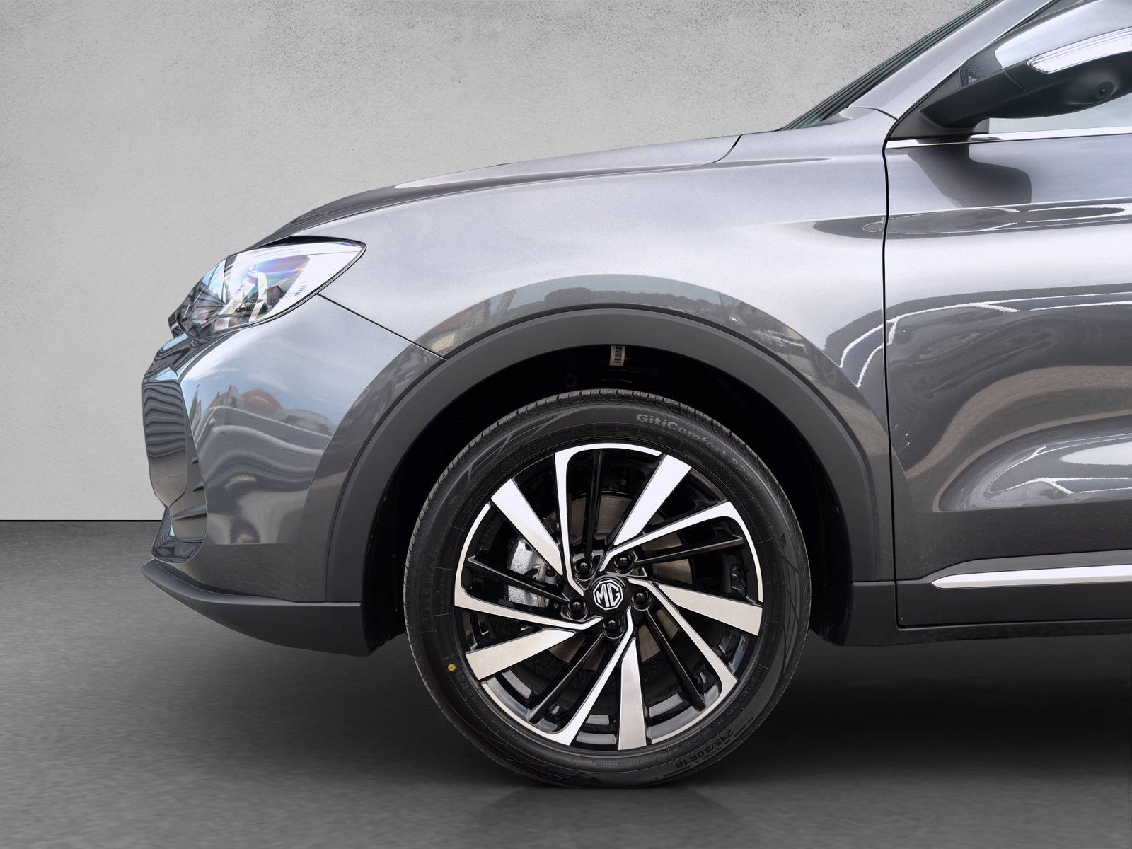 MG ZS 1.5 Hybrid+ Luxury Sunroof, Hybride Intégral Essence/Électricité, Voiture nouvelle, Automatique - 4