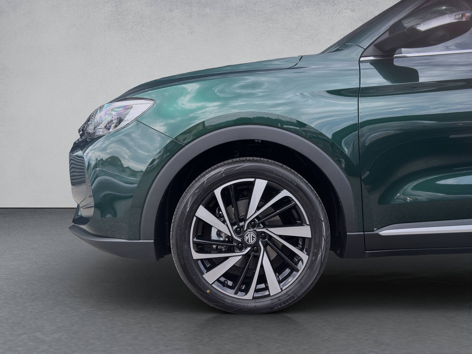 MG ZS 1.5 Hybrid+ Luxury Sunroof, Hybride Integrale Benzina/Elettrica, Auto nuove, Automatico - 4