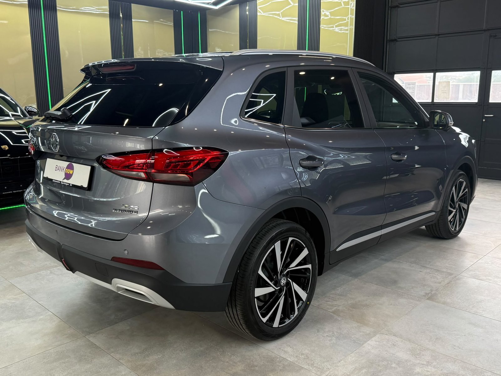 MG ZS 1.5 Hybrid+ Luxury, Hybride Intégral Essence/Électricité, Voiture nouvelle, Automatique - 6
