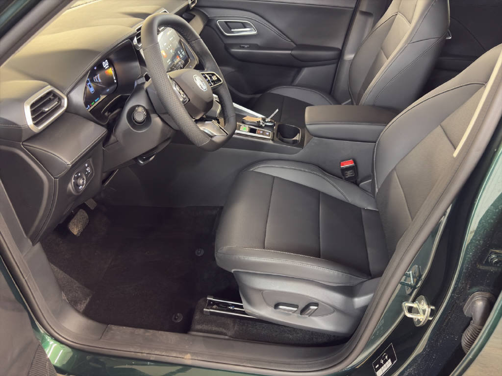 MG ZS 1.5 Hybrid+ Luxury, Full-Hybrid Petrol/Electric, New car, Automatic - 5
