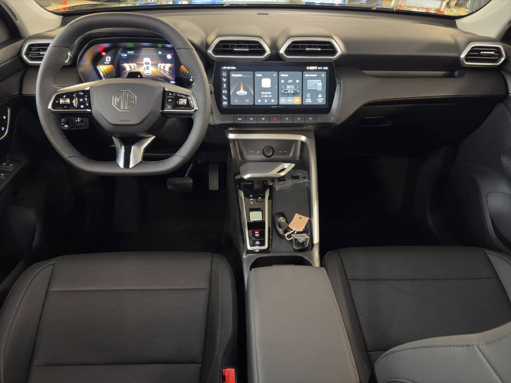 MG ZS 1.5 Hybrid+ Luxury, Full-Hybrid Petrol/Electric, New car, Automatic - 7