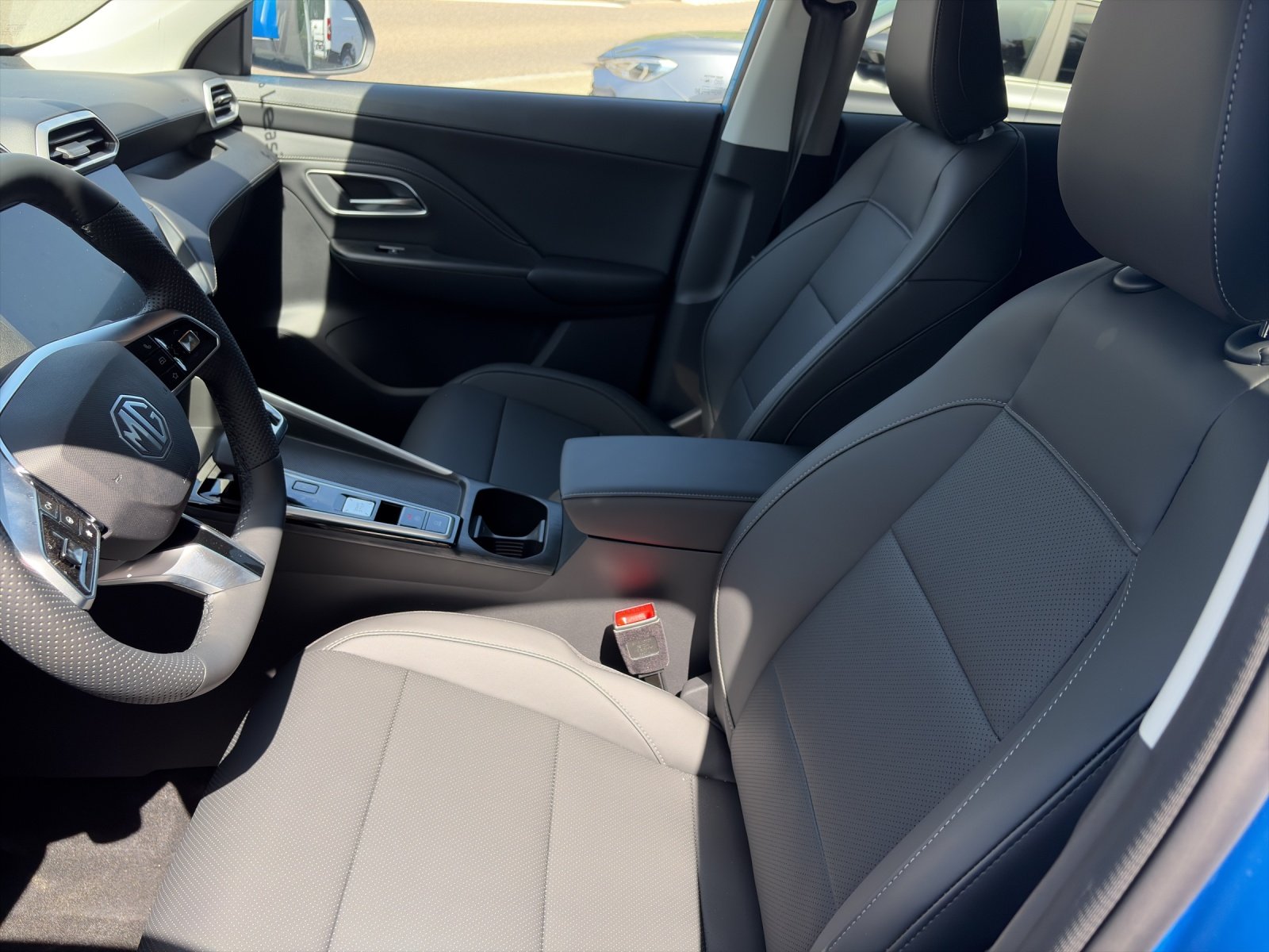 MG ZS 1.5 Hybrid+ Luxury, Essence, Voiture nouvelle, Automatique - 4
