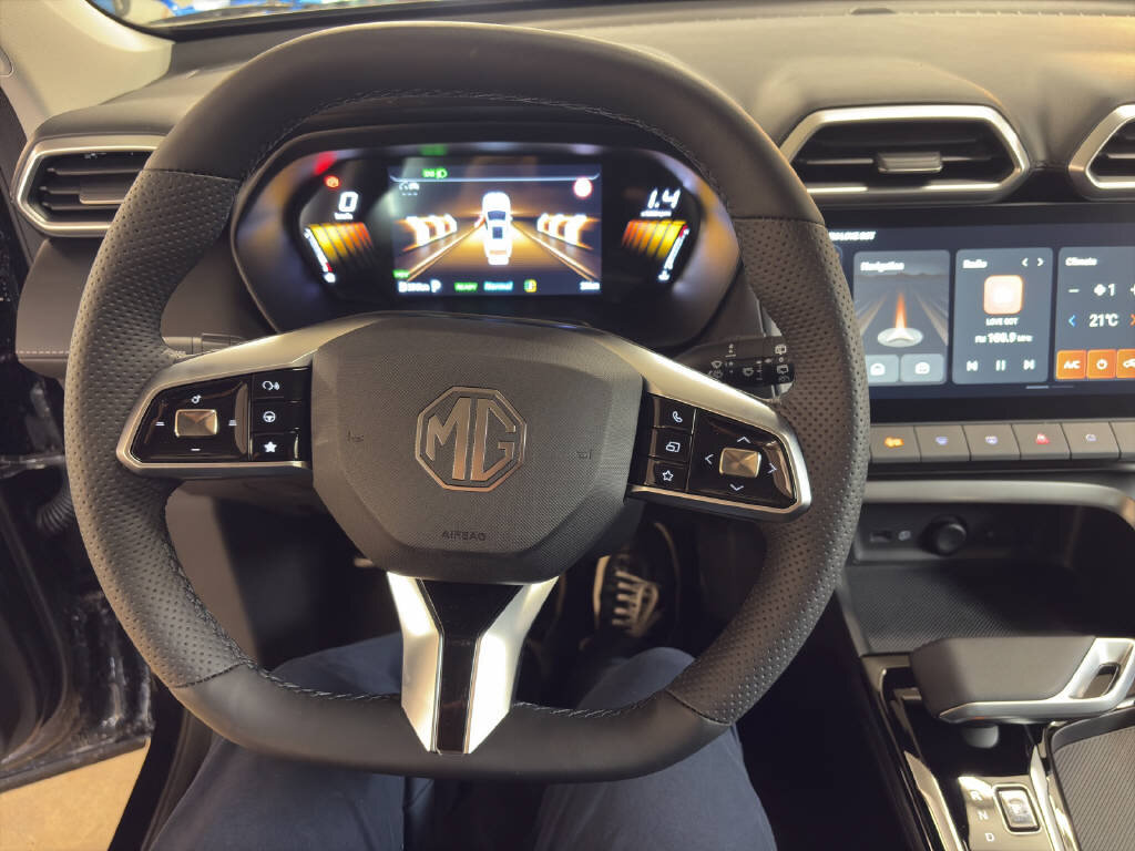 MG ZS 1.5 Hybrid+ Luxury, Voll-Hybrid Benzin/Elektro, Neuwagen, Automatik - 6
