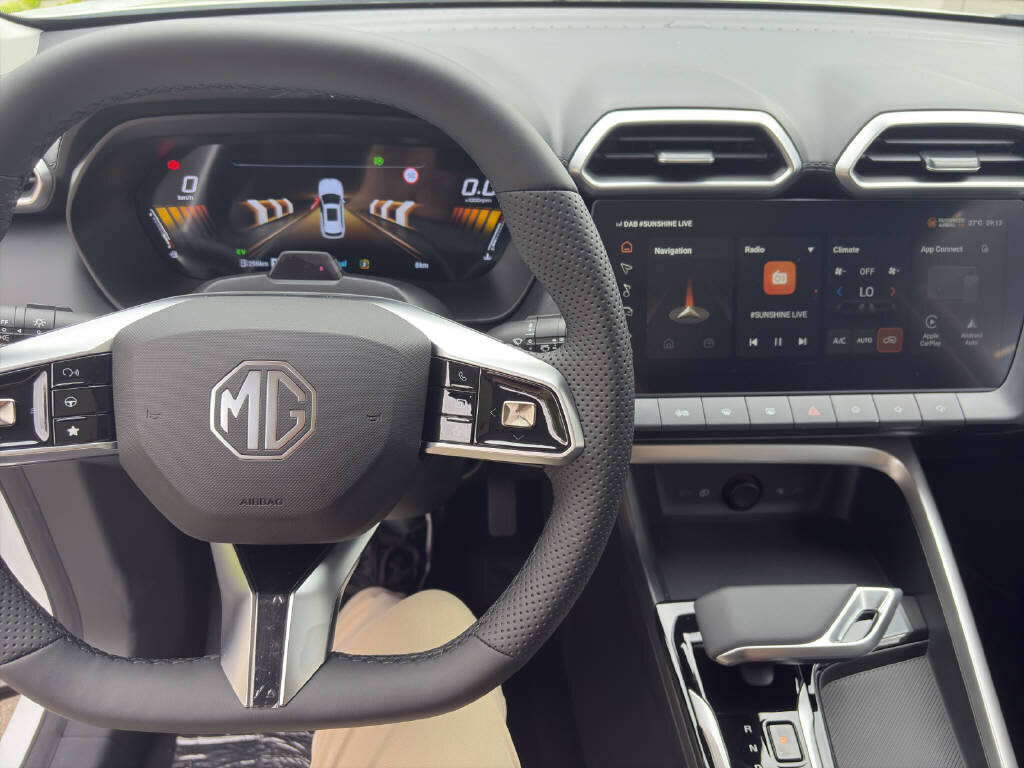 MG ZS 1.5 Hybrid+ Luxury, Voll-Hybrid Benzin/Elektro, Neuwagen, Automatik - 6