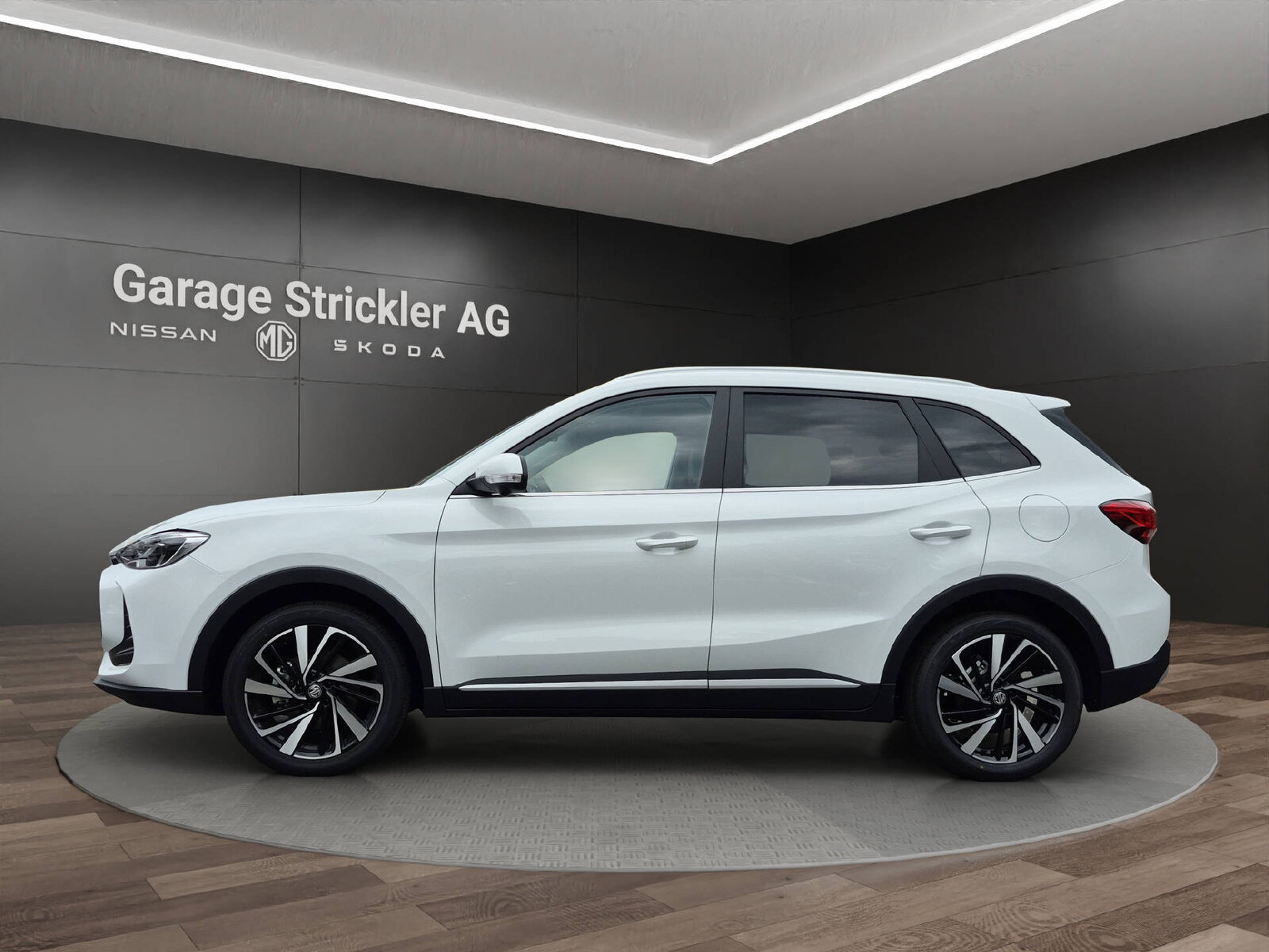 MG ZS 1.5 Hybrid+ Luxury Sunroof, Hybride Intégral Essence/Électricité, Voiture nouvelle, Automatique - 2