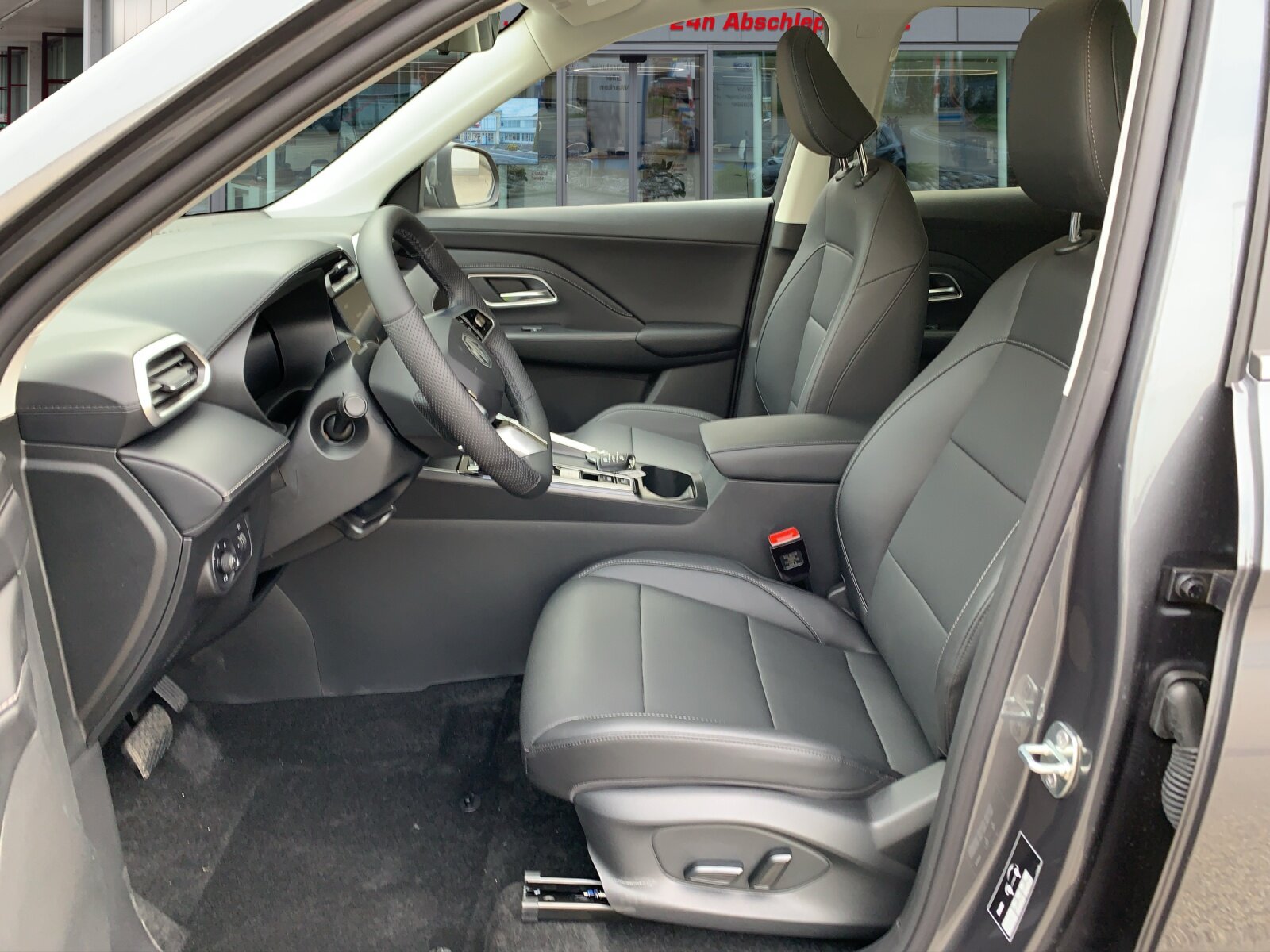 MG ZS 1.5 Hybrid+ Luxury, Voll-Hybrid Benzin/Elektro, Neuwagen, Automatik - 4