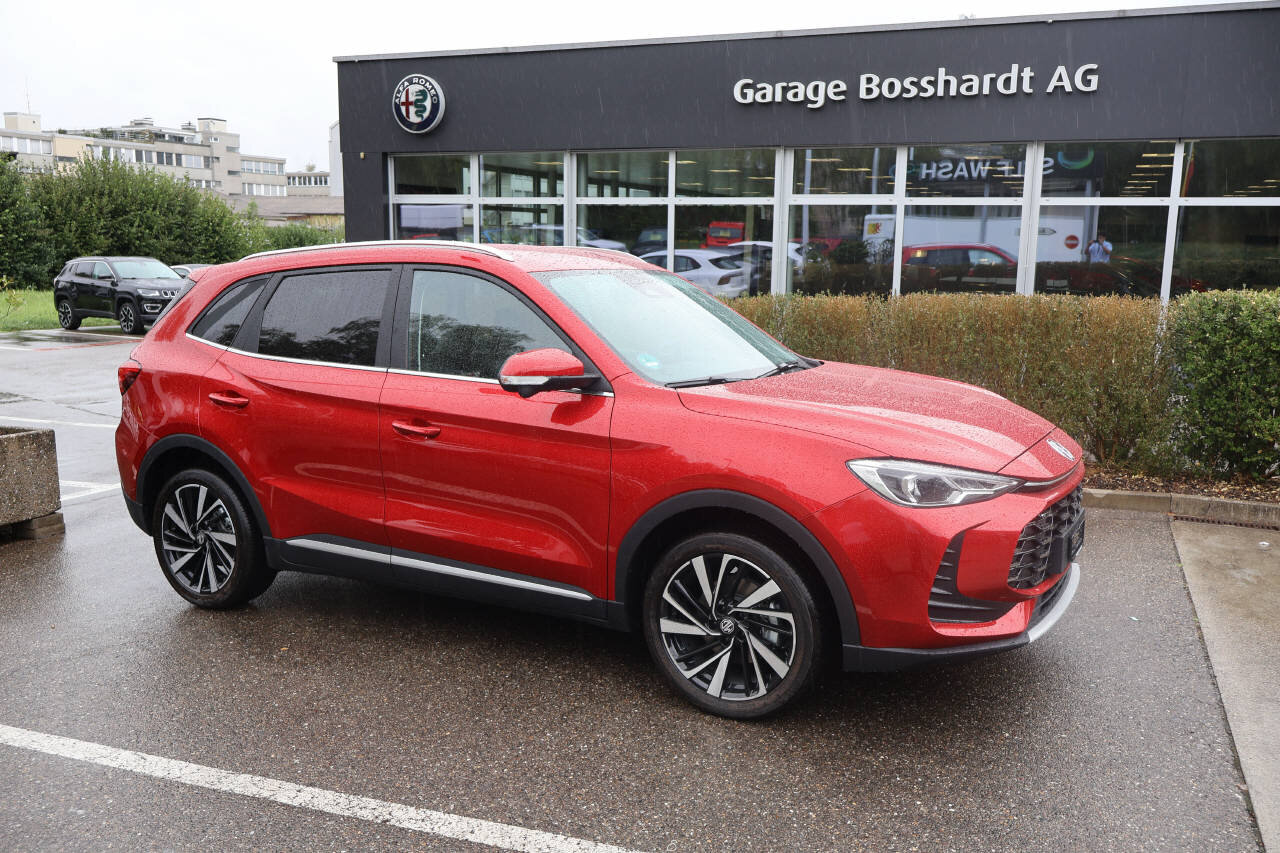 MG ZS 1.5 Hybrid+ Luxury, Voll-Hybrid Benzin/Elektro, Occasion / Gebraucht, Automatik - 2