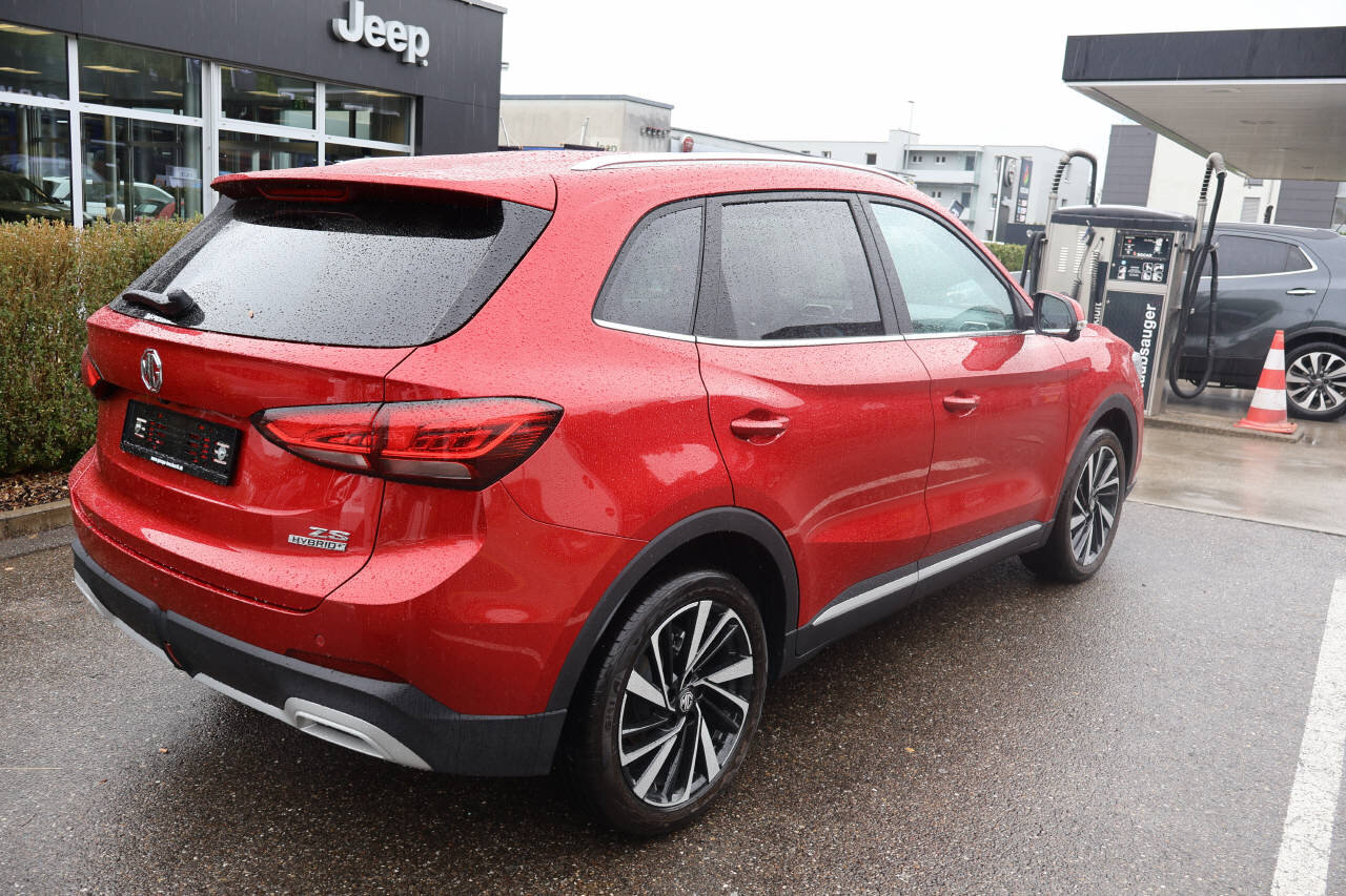 MG ZS 1.5 Hybrid+ Luxury, Voll-Hybrid Benzin/Elektro, Occasion / Gebraucht, Automatik - 3