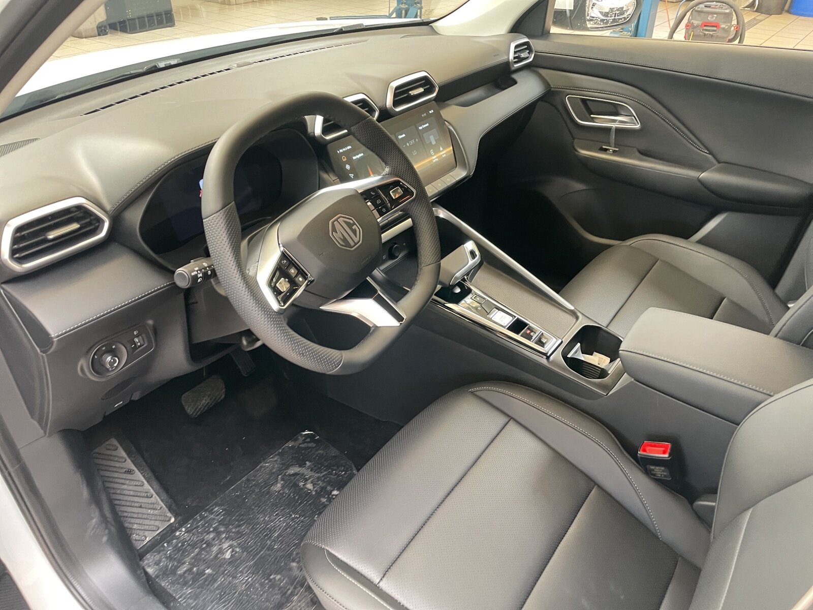 MG ZS 1.5 Hybrid+ Luxury, Benzin, Vorführwagen, Automatik - 4