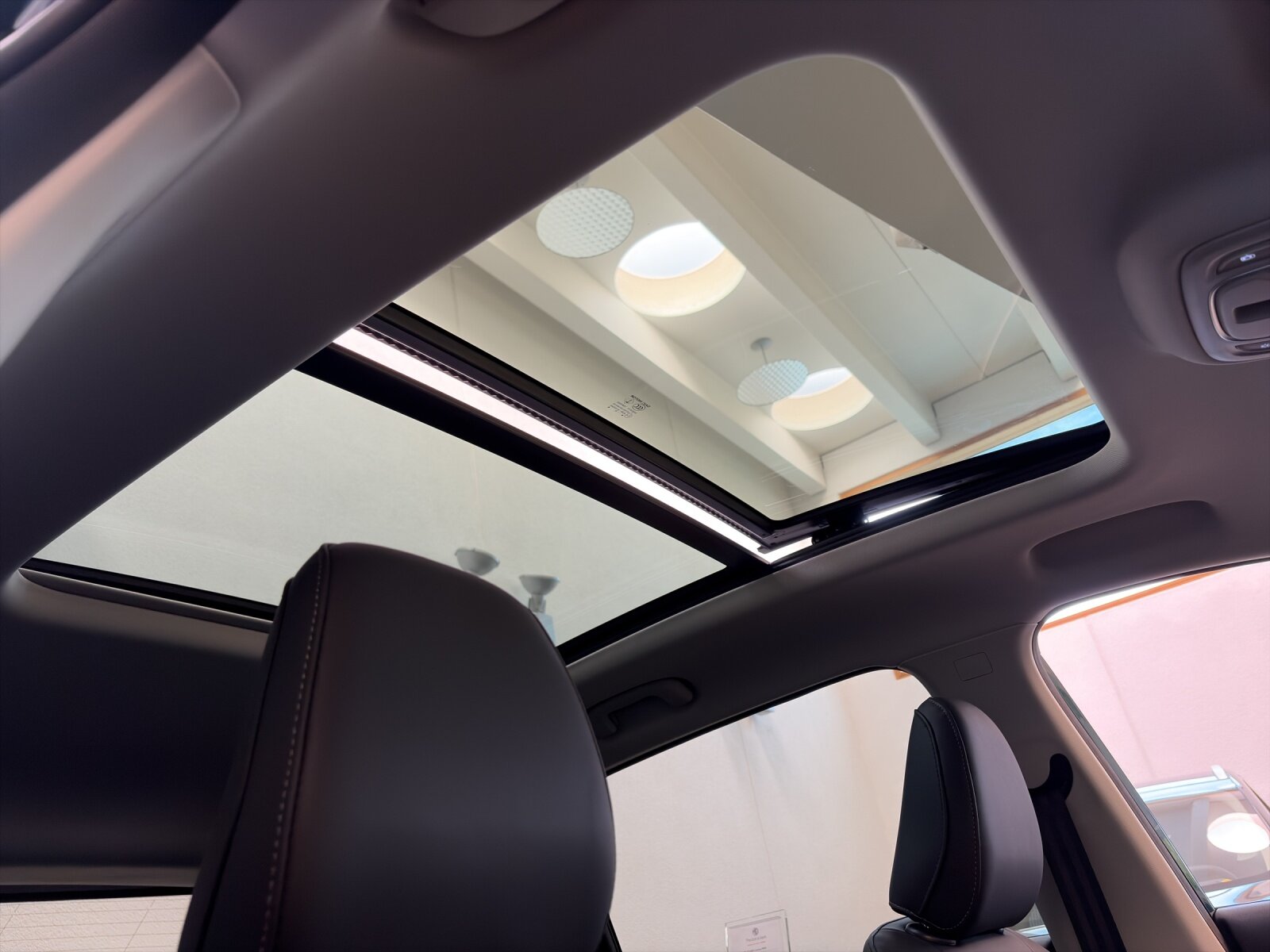 MG ZS 1.5 Hybrid+ Luxury, Benzin, Vorführwagen, Automatik - 6