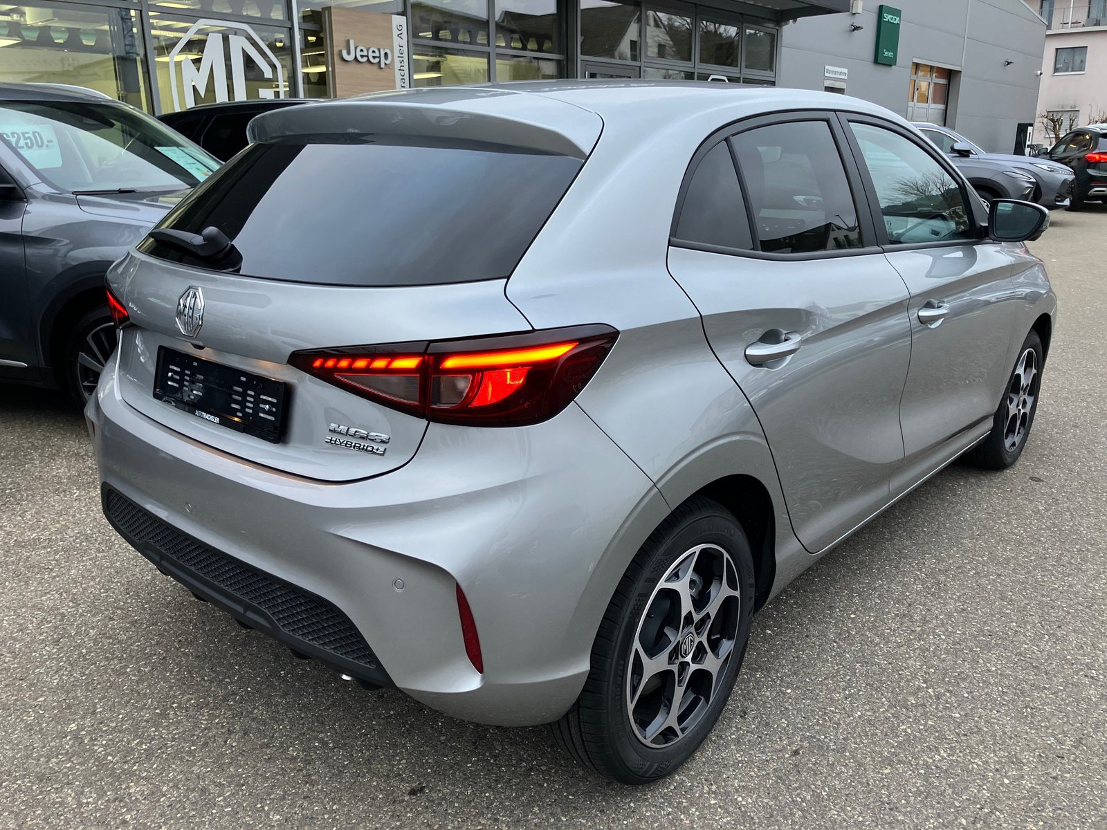 MG 3 1.5 Hybrid Luxury Aut., Hybride Integrale Benzina/Elettrica, Auto nuove, Automatico - 5