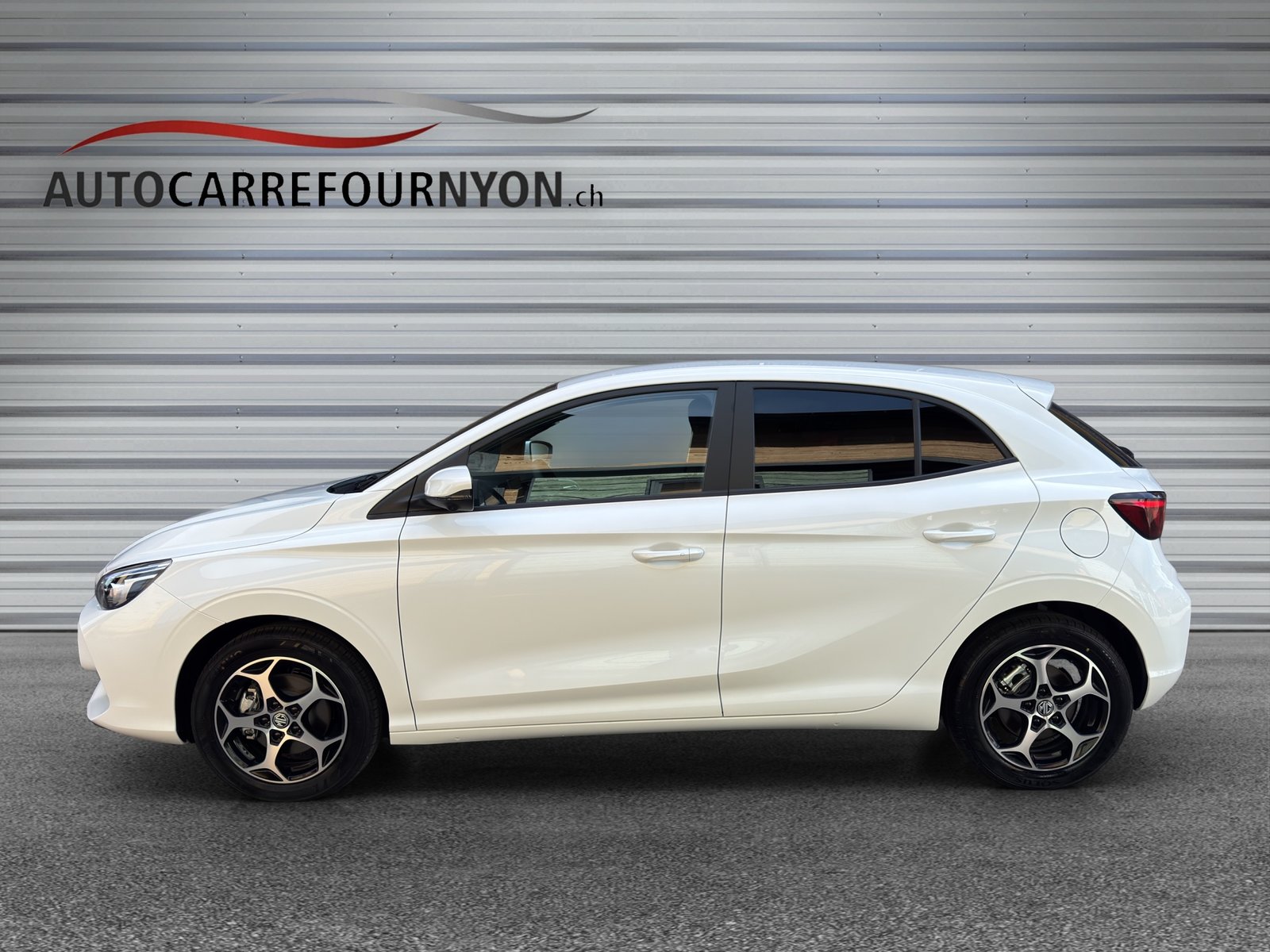 MG 3 1.5 Hybrid Luxury Aut., Hybride Intégral Essence/Électricité, Voiture nouvelle, Automatique - 3