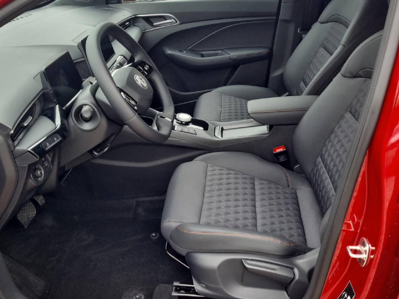 MG 3 1.5 Hybrid Luxury, Hybride Intégral Essence/Électricité, Voiture nouvelle, Automatique - 5