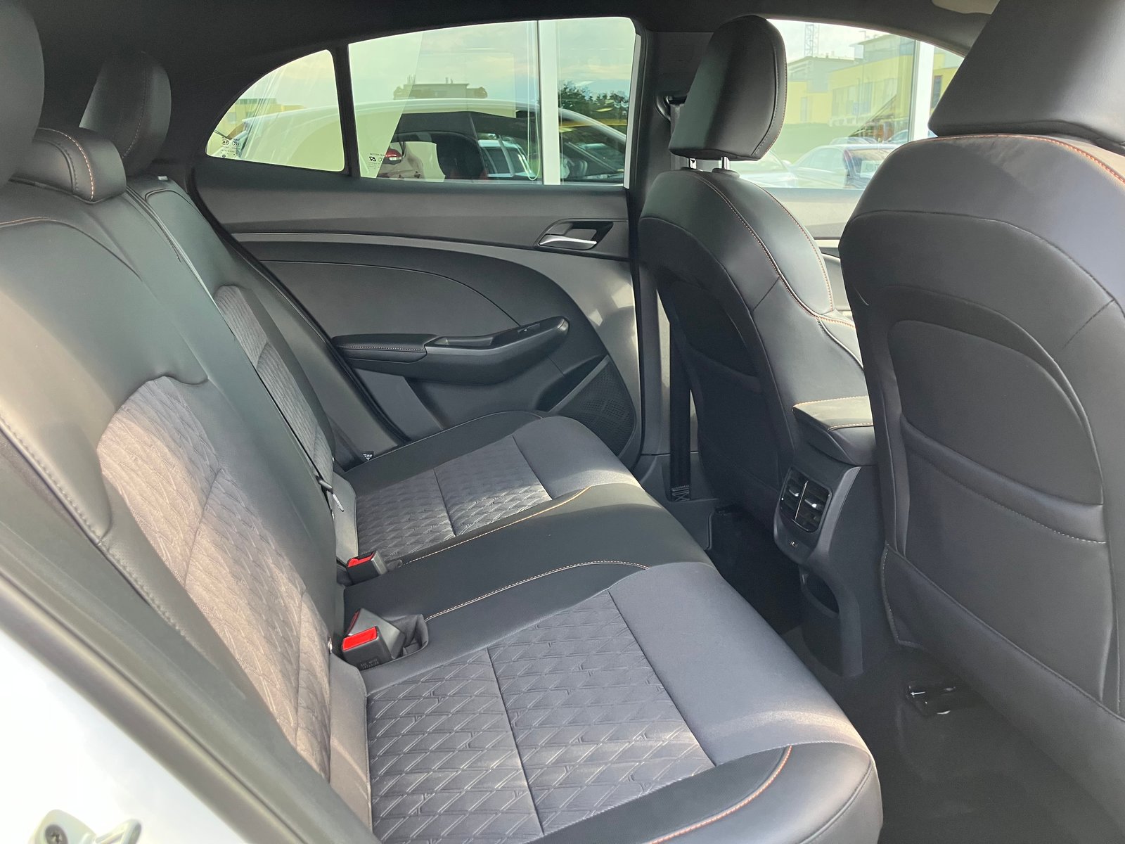 MG 3 1.5 Hybrid Luxury Aut., Hybride Integrale Benzina/Elettrica, Auto nuove, Automatico - 7