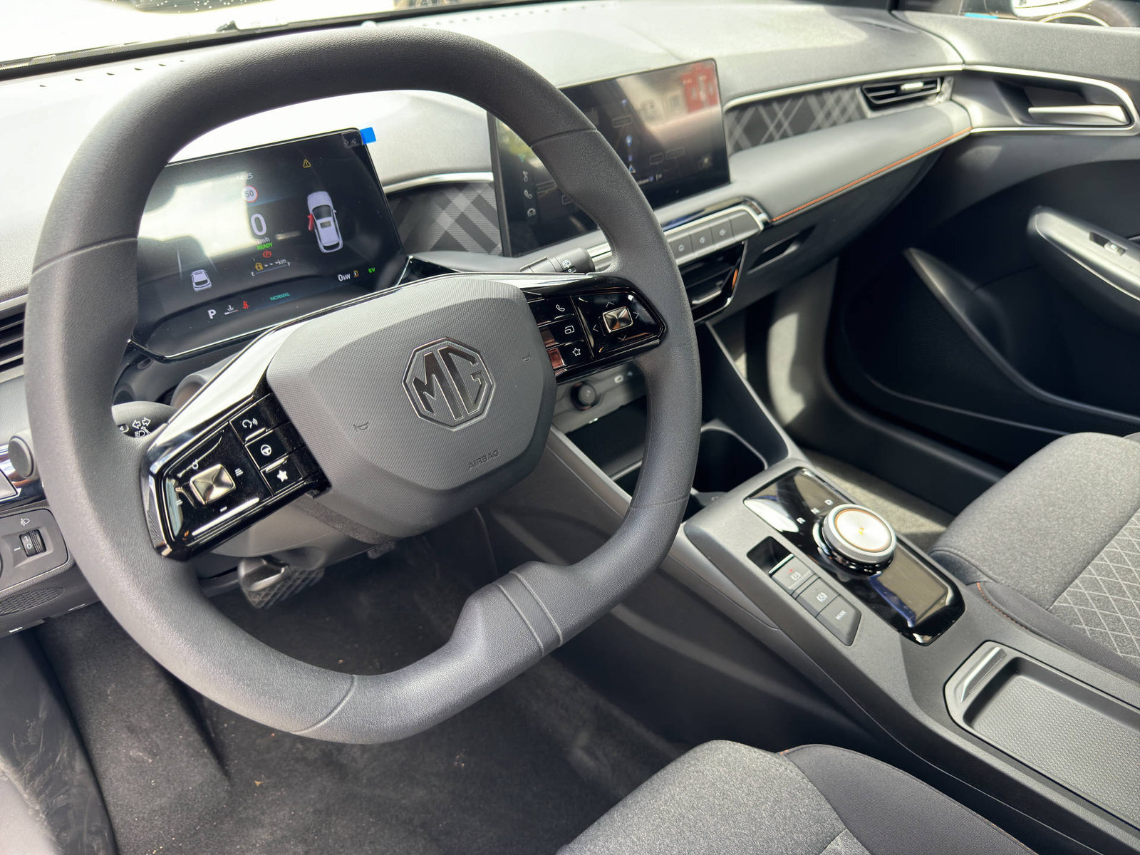 MG 3 1.5 Hybrid+ Luxury, Full-Hybrid Petrol/Electric, New car, Automatic - 7