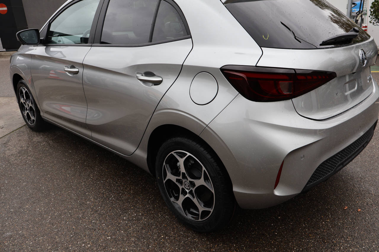 MG 3 1.5 Hybrid Luxury, Full-Hybrid Petrol/Electric, New car, Automatic - 6