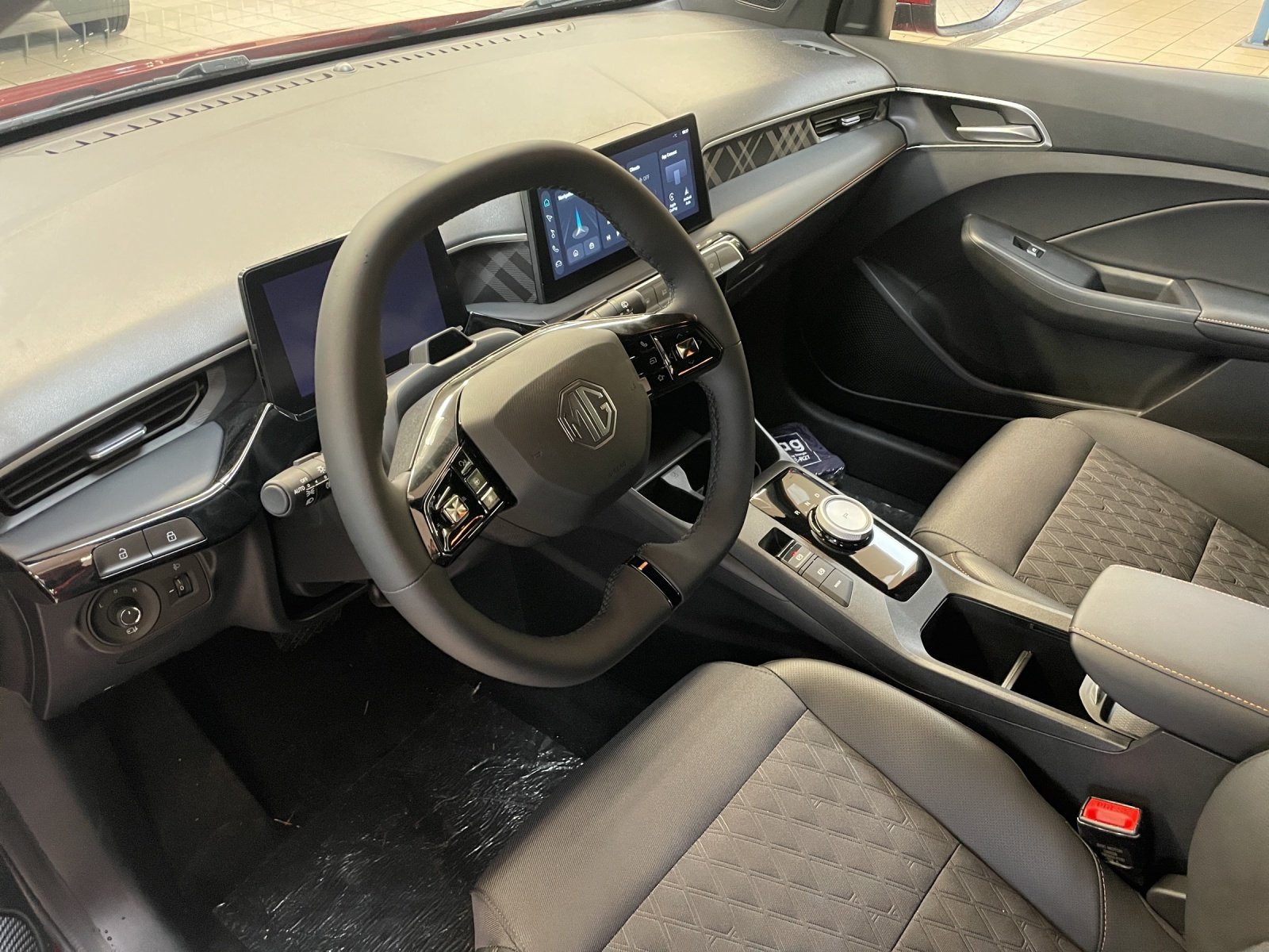 MG 3 1.5 Hybrid Luxury, Benzina, Auto nuove, Automatico - 4