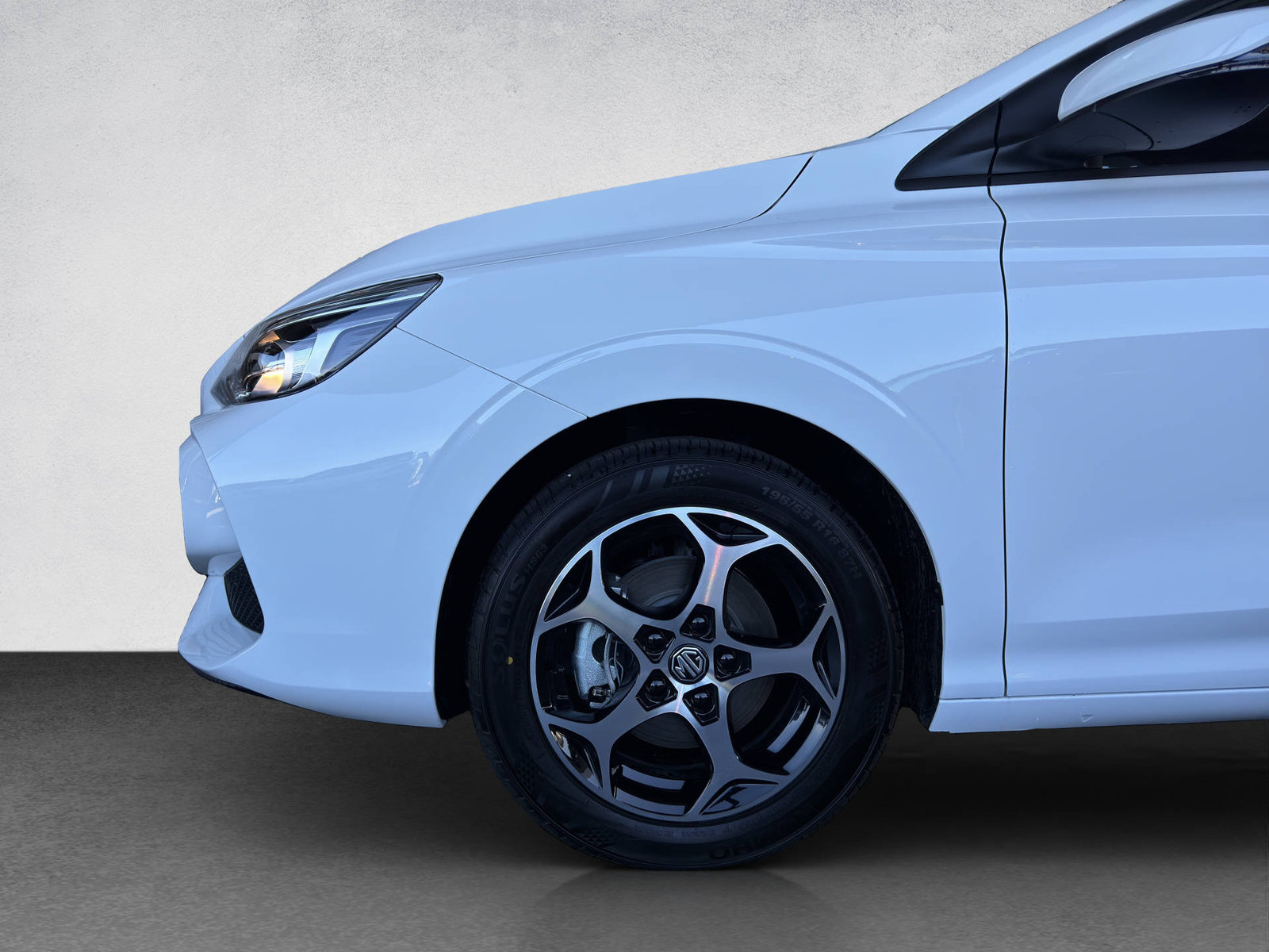 MG 3 1.5 Hybrid Luxury, Hybride Intégral Essence/Électricité, Voiture nouvelle, Automatique - 6