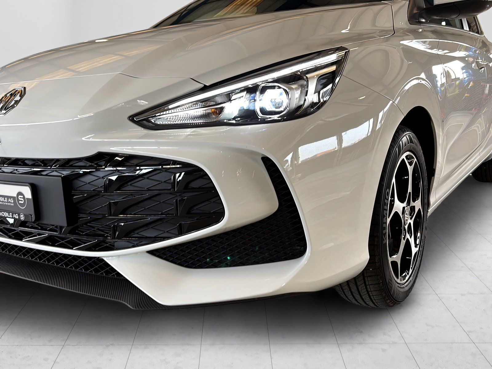 MG 3 1.5 Hybrid Luxury, Hybride Intégral Essence/Électricité, Voiture nouvelle, Automatique - 3