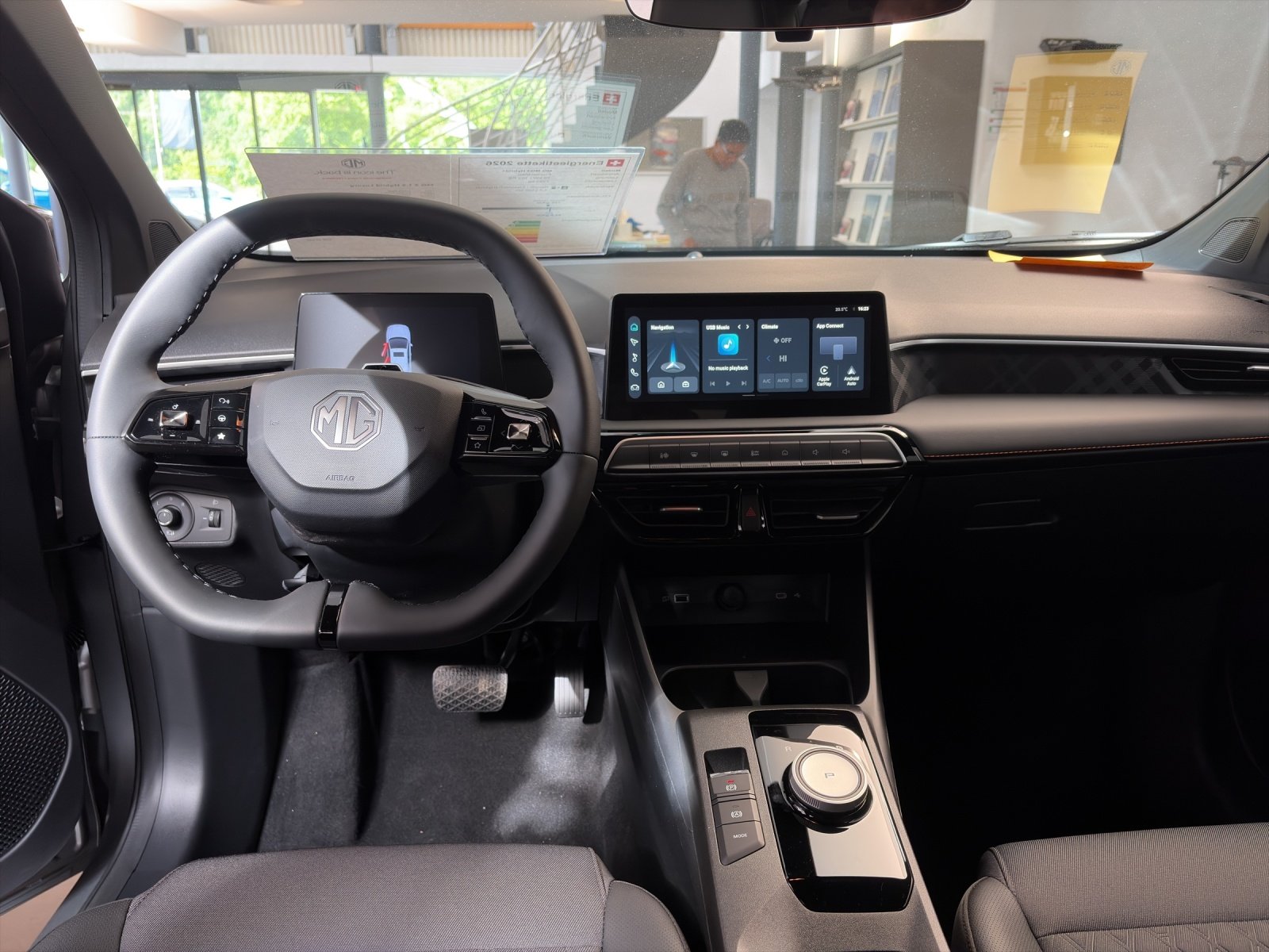 MG 3 1.5 Hybrid Luxury, Petrol, New car, Automatic - 6